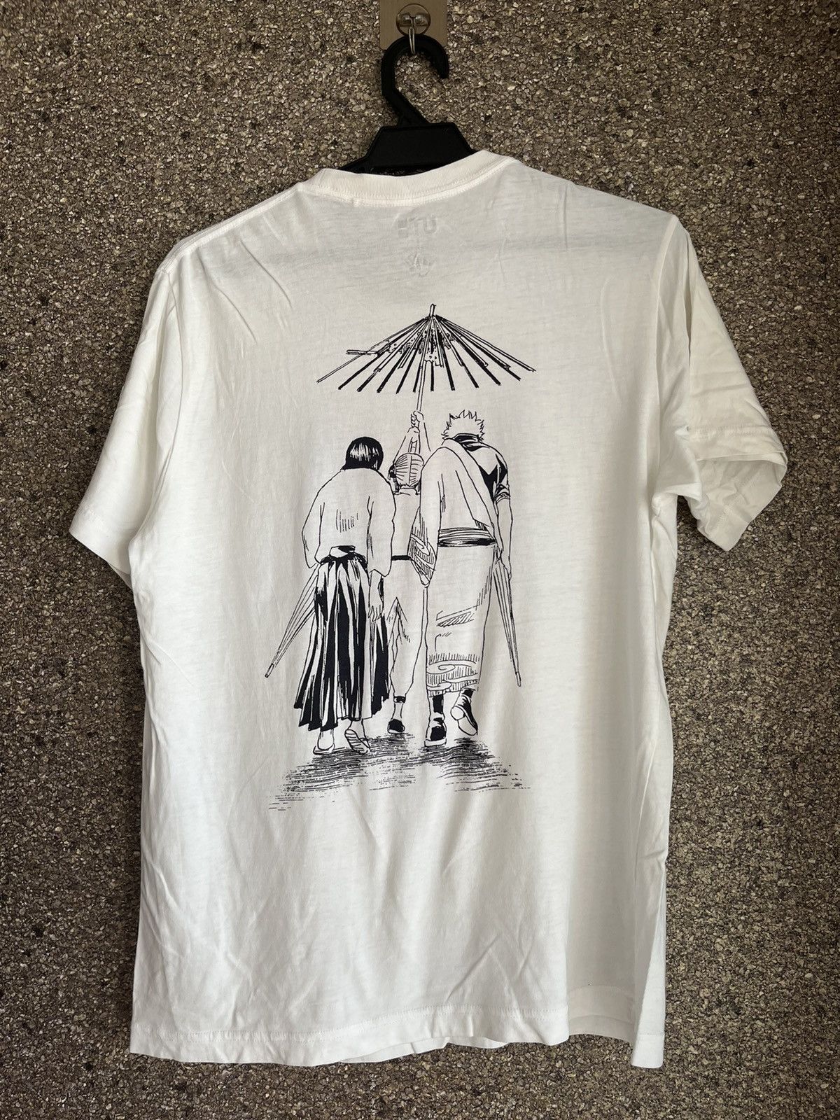 Anime Uniqlo ft40 Size US M / EU 48-50 / 2 - 4 Thumbnail