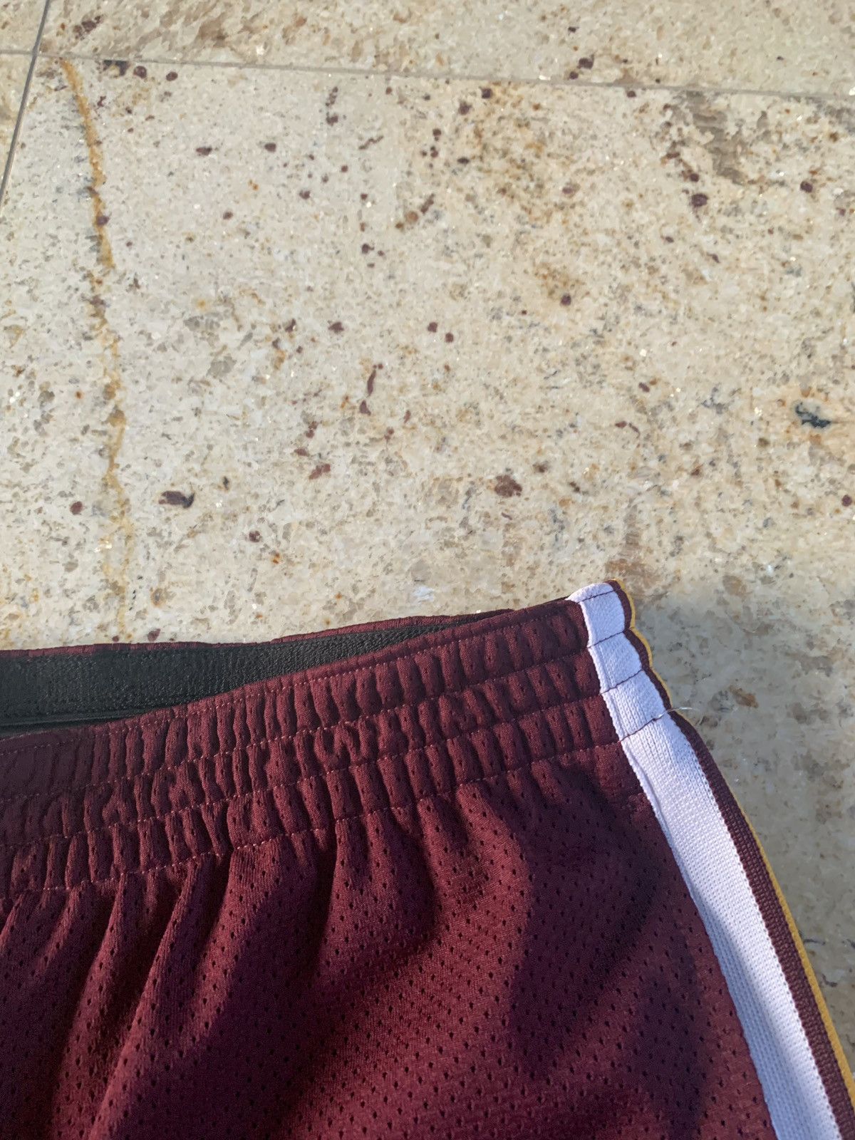 Alexander Wang Burgundy Mesh Basketball Shorts Size US 36 / EU 52 - 3 Thumbnail