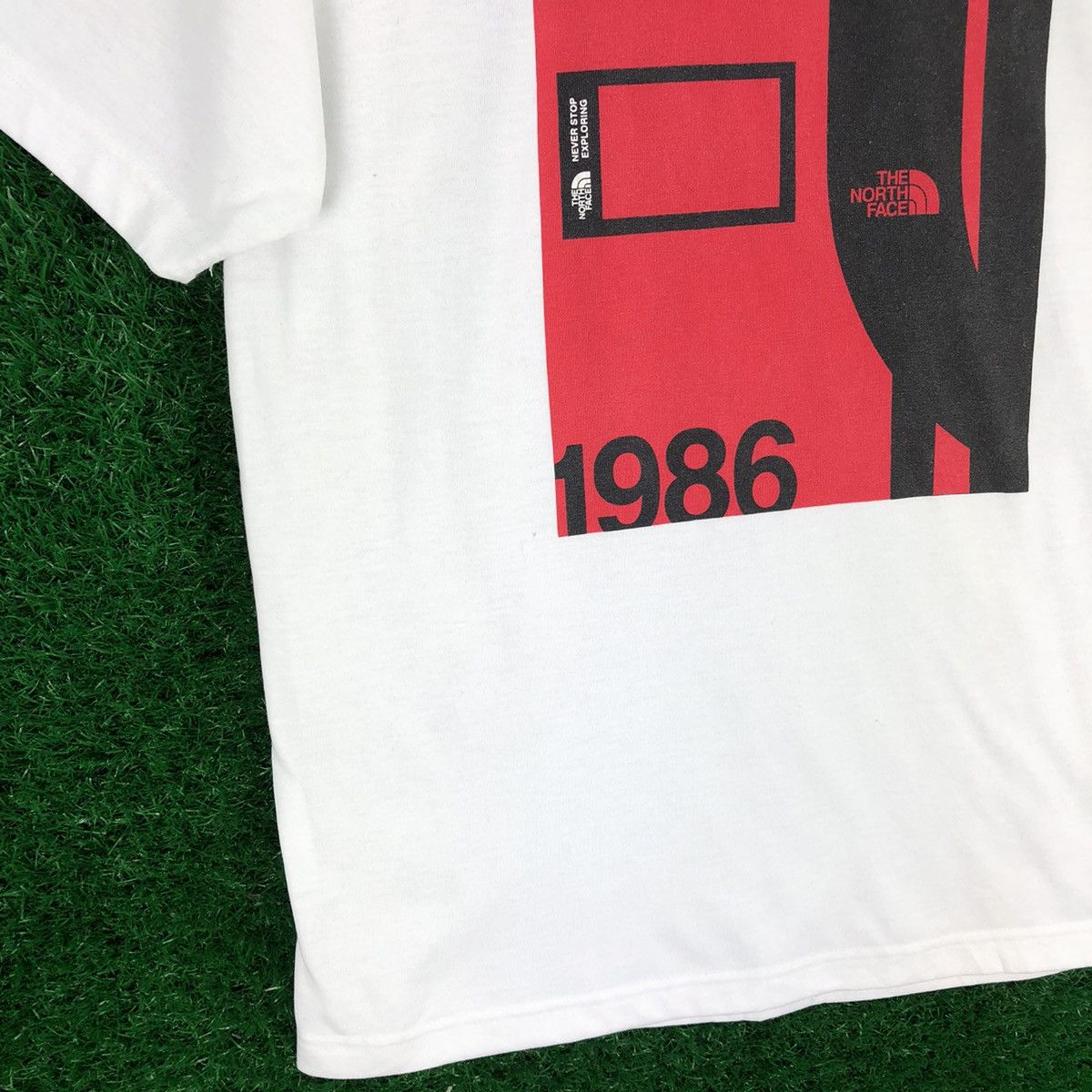 The North Face The North Face 1986 Never Stop Exploring Tee Size US M / EU 48-50 / 2 - 3 Thumbnail