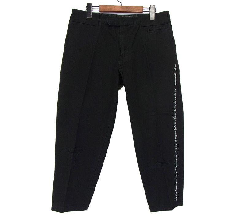 Cropped Pants Black Side Embroidery Damage Process