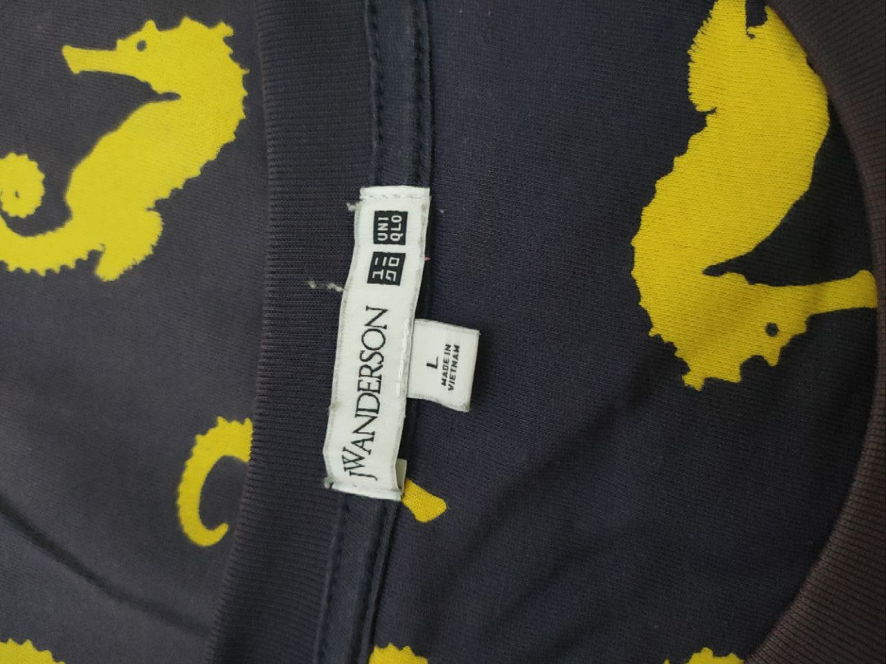 JW Anderson × Uniqlo J. W. Anderson Faded T Size US L / EU 52-54 / 3 - 8 Thumbnail