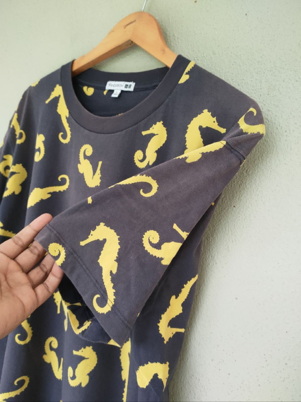 JW Anderson × Uniqlo J. W. Anderson Faded T Size US L / EU 52-54 / 3 - 6 Thumbnail