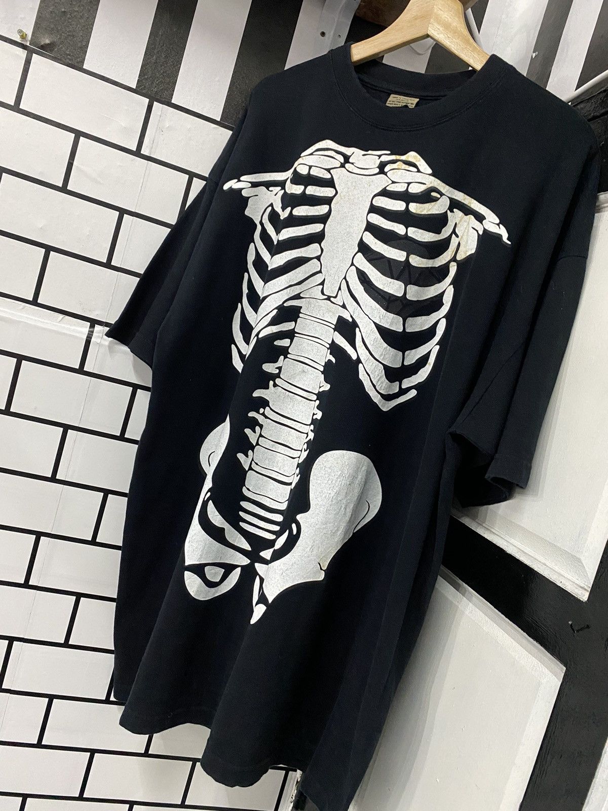 Bones × Vintage Vintage Ribcage Skeleton Oversized Baggy Tshirt Size US XXL / EU 58 / 5 - 3 Thumbnail