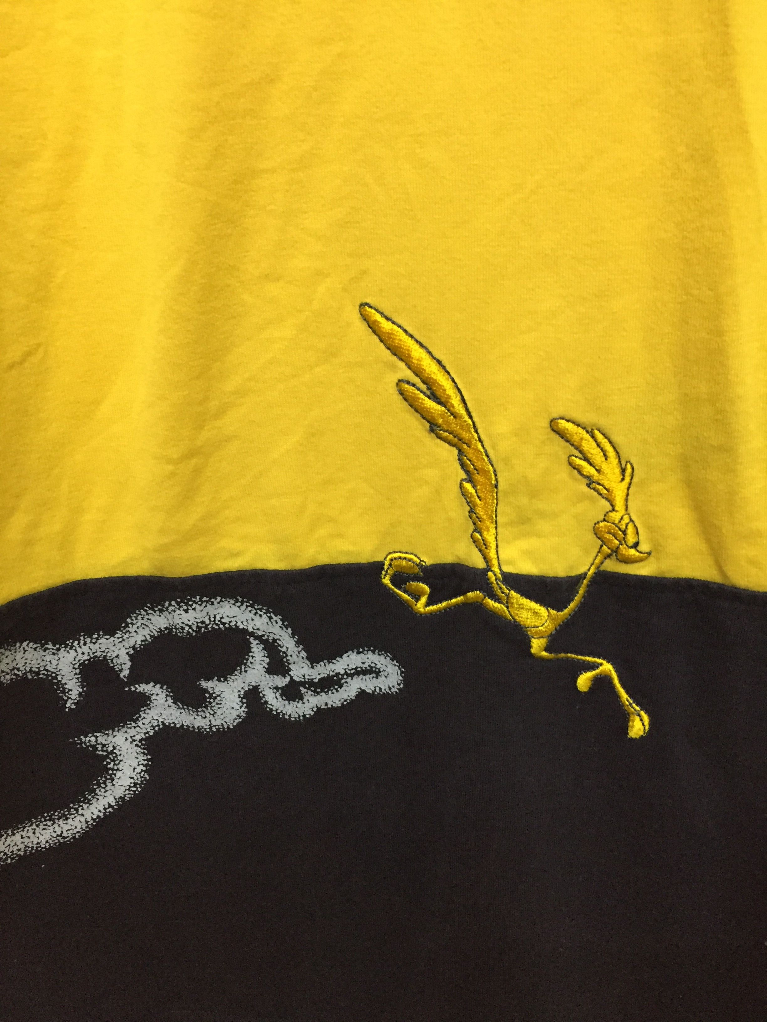 Cartoon Network × Japanese Brand × Vintage Vtg 2001 Wile E. Coyote and the Road Runner chain stitch Size US L / EU 52-54 / 3 - 7 Thumbnail