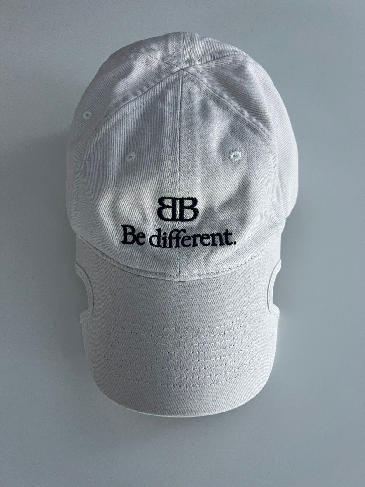 Pre-owned Balenciaga Nwt  Bb Be Different Logo Hat In Black