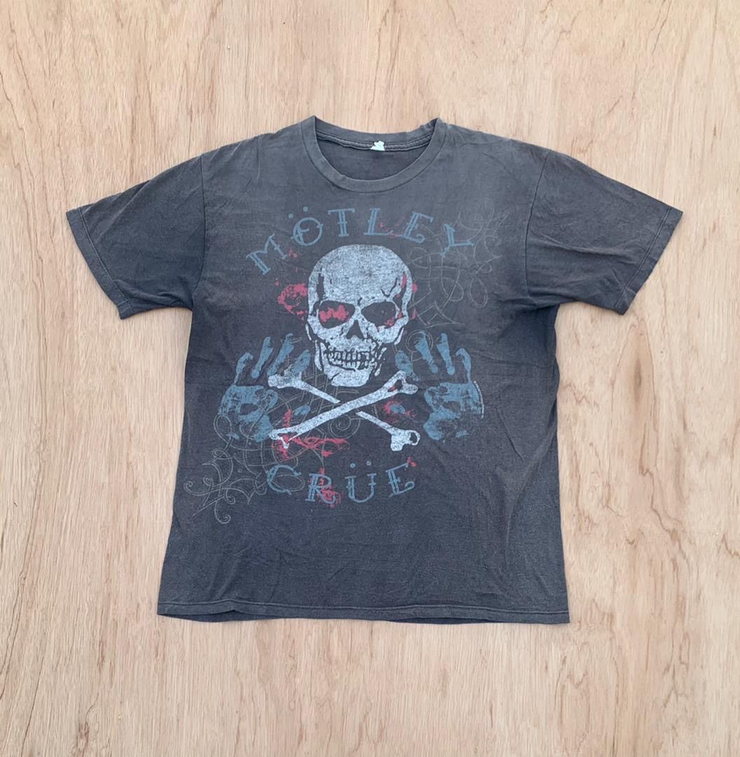 Band Tees × Vintage vintage tee band motley crue B2 Size US M / EU 48-50 / 2 - 1 Thumbnail