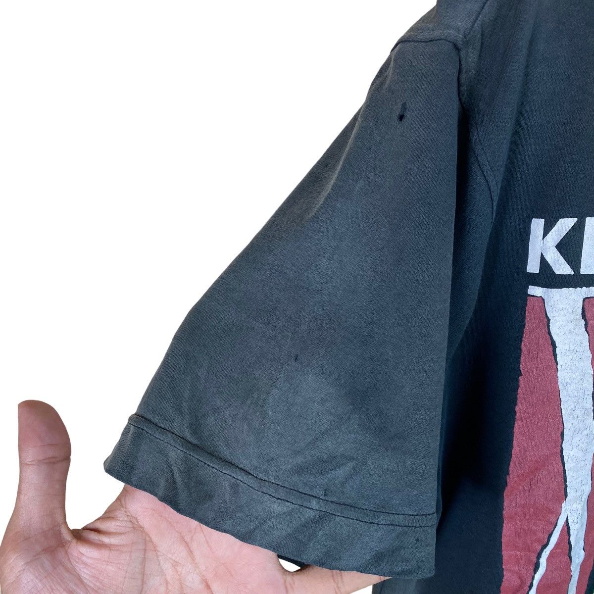 Moschino MOSCHINO “KISS KISS HUG HUG” VERY WORN T SHIRT Size US M / EU 48-50 / 2 - 5 Thumbnail
