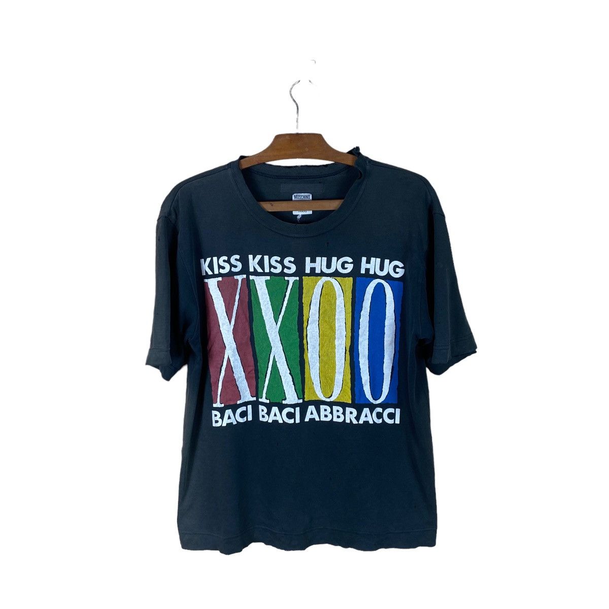 Moschino MOSCHINO “KISS KISS HUG HUG” VERY WORN T SHIRT Size US M / EU 48-50 / 2 - 1 Thumbnail