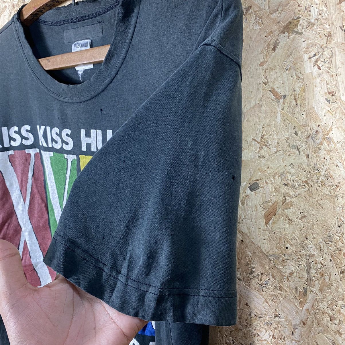 Moschino MOSCHINO “KISS KISS HUG HUG” VERY WORN T SHIRT Size US M / EU 48-50 / 2 - 10 Thumbnail