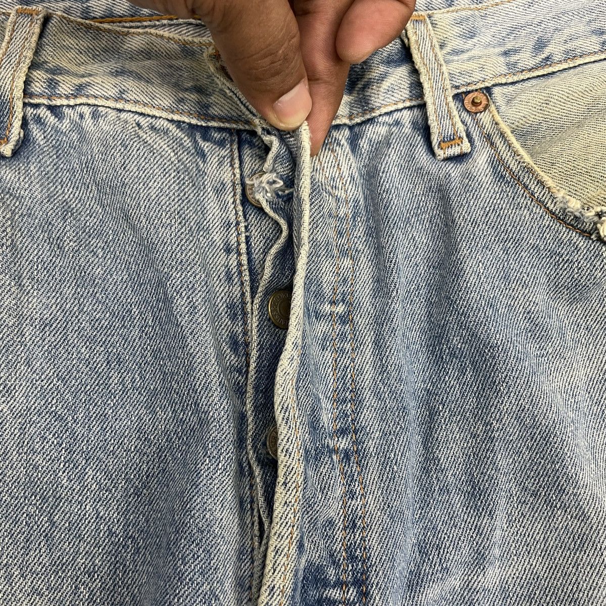 Levi's × Vintage Vintage Levi's 501 Distressed Light Wash -wc104 Size US 34 / EU 50 - 4 Thumbnail