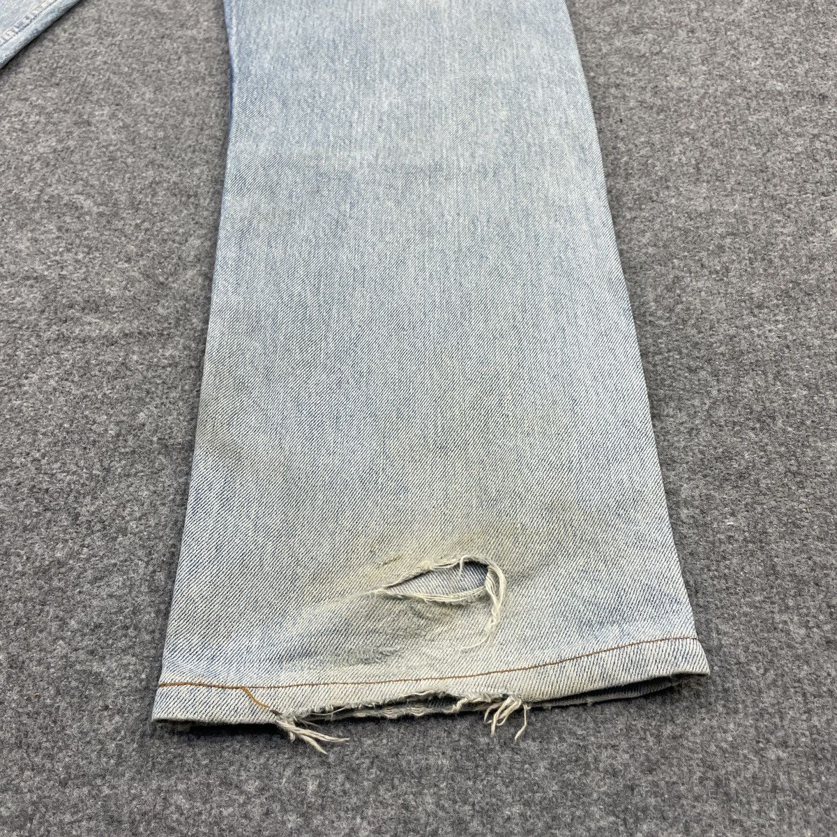 Levi's × Vintage Vintage Levi's 501 Distressed Light Wash -wc104 Size US 34 / EU 50 - 11 Thumbnail