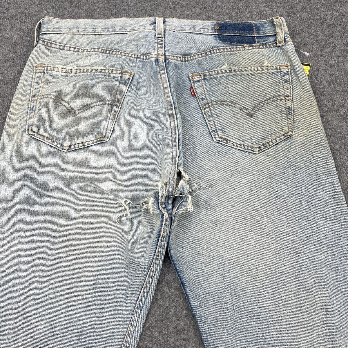 Levi's × Vintage Vintage Levi's 501 Distressed Light Wash -wc104 Size US 34 / EU 50 - 12 Thumbnail
