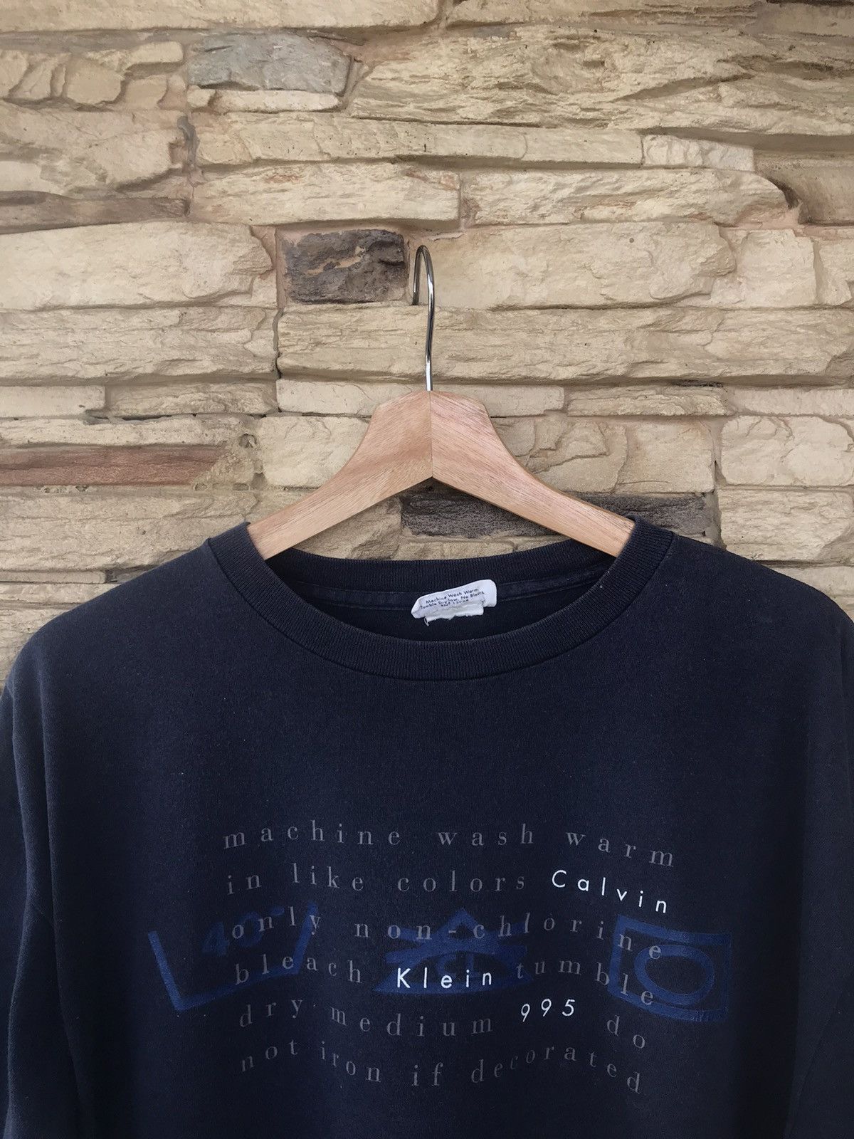 Vintage Vintage Calvin Klein Machine Wash Warm Tee Size US XL / EU 56 / 4 - 5 Thumbnail