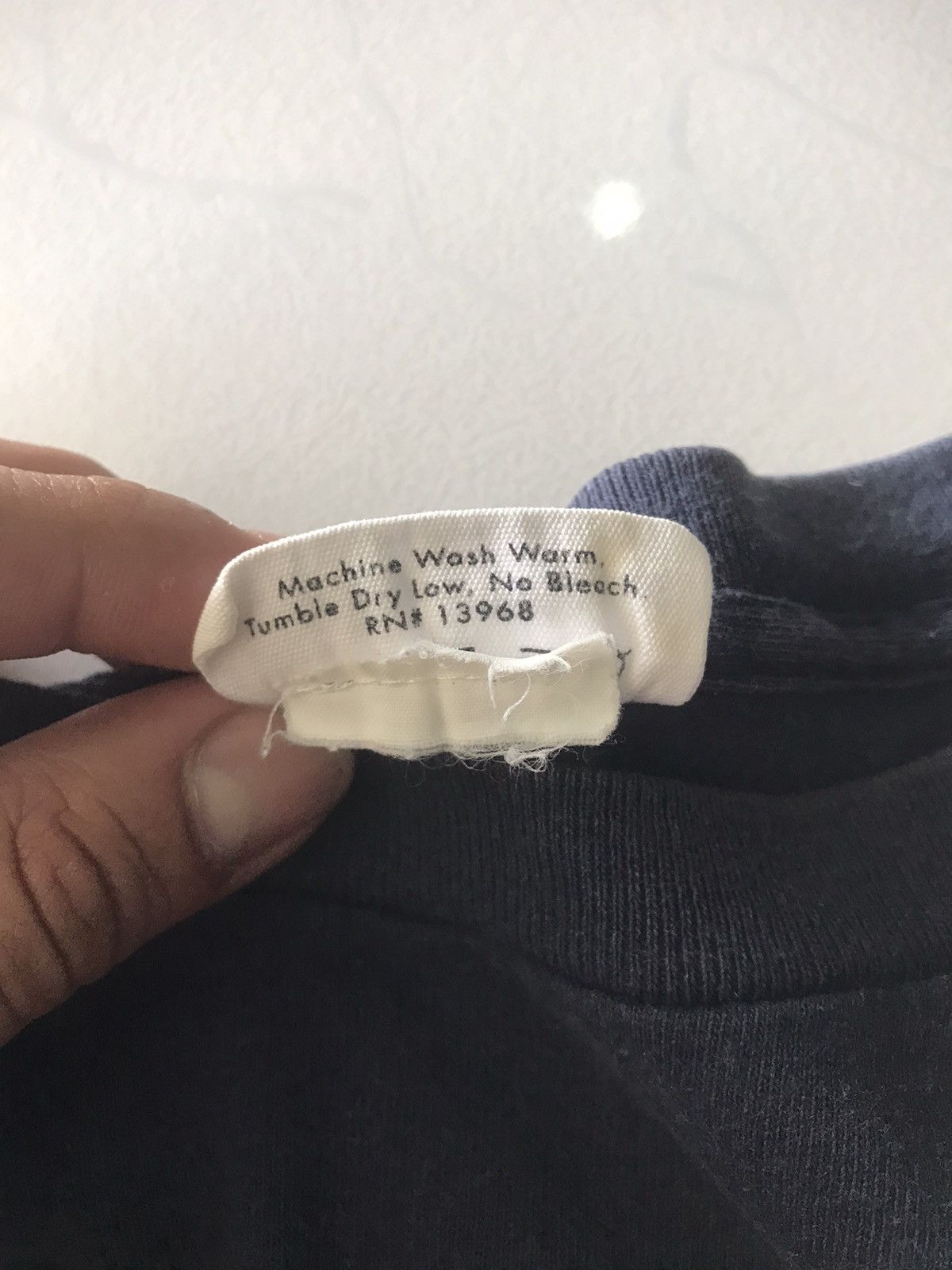 Vintage Vintage Calvin Klein Machine Wash Warm Tee Size US XL / EU 56 / 4 - 8 Thumbnail