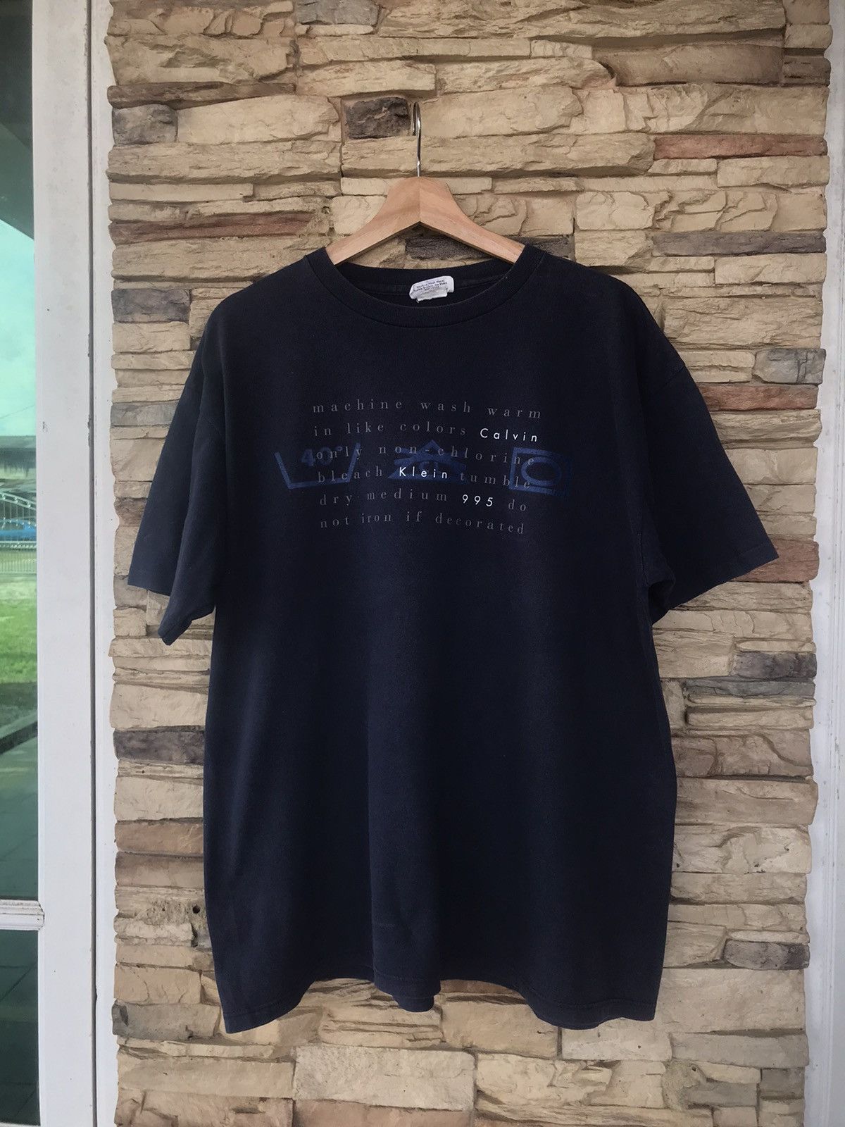 Vintage Vintage Calvin Klein Machine Wash Warm Tee Size US XL / EU 56 / 4 - 1 Thumbnail