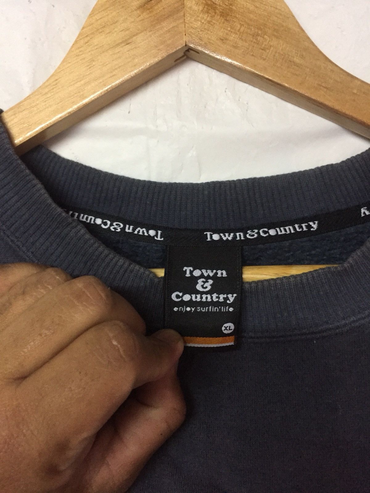 Japanese Brand Rare Vintage Town Country Hawaii Crewneck /30 Size US L / EU 52-54 / 3 - 3 Thumbnail