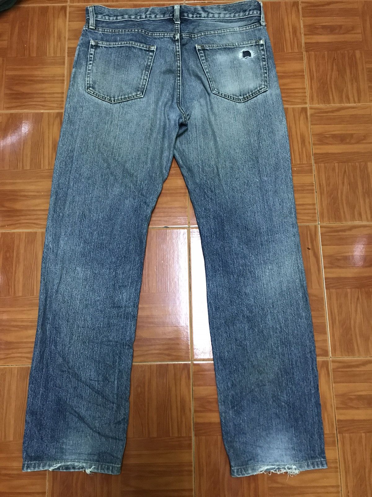 Uniqlo Vintage Uniqlo distressed denim jeans very rare Size US 36 / EU 52 - 2 Thumbnail