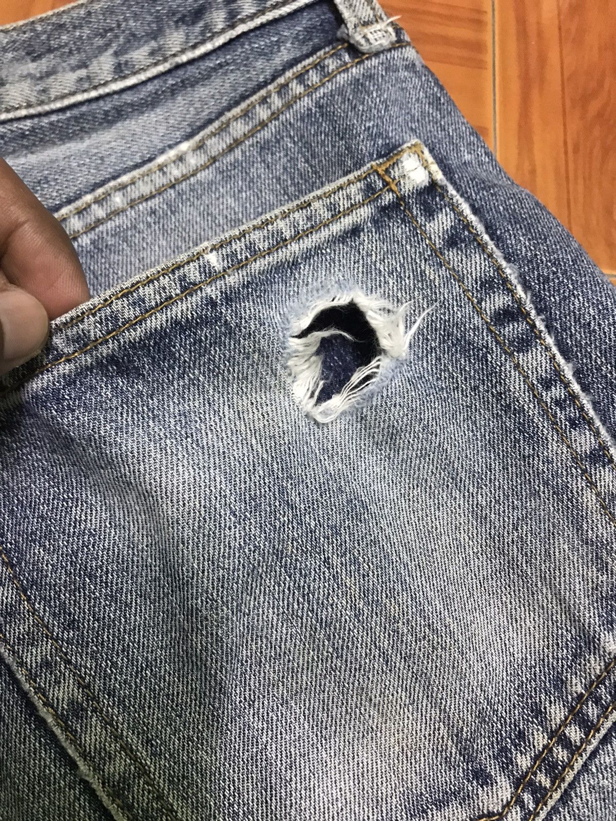 Uniqlo Vintage Uniqlo distressed denim jeans very rare Size US 36 / EU 52 - 9 Thumbnail