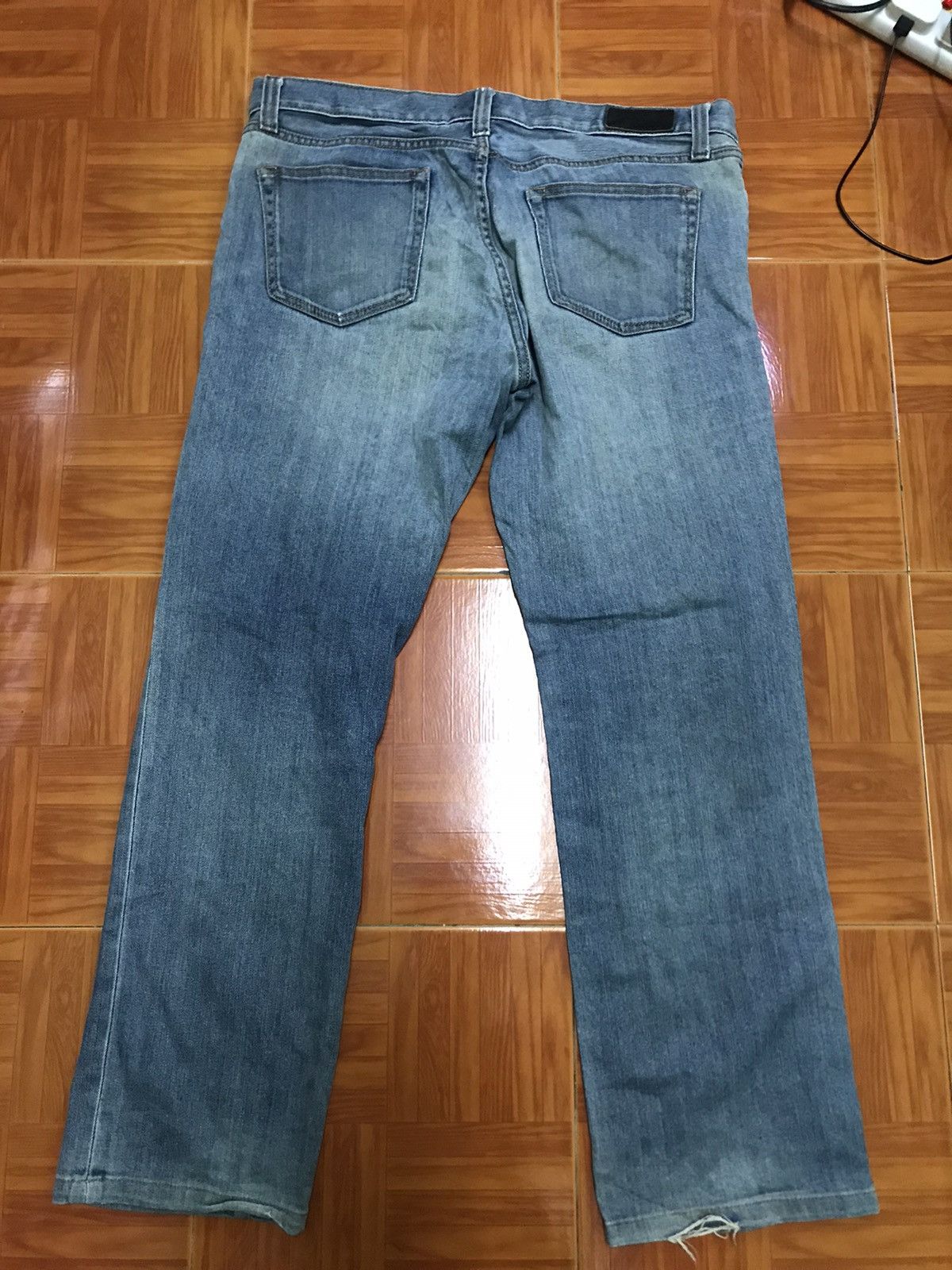 Uniqlo “Men’s Distressed Blue Straight-Leg Jeans – Vintage Wash” Size US 36 / EU 52 - 2 Thumbnail