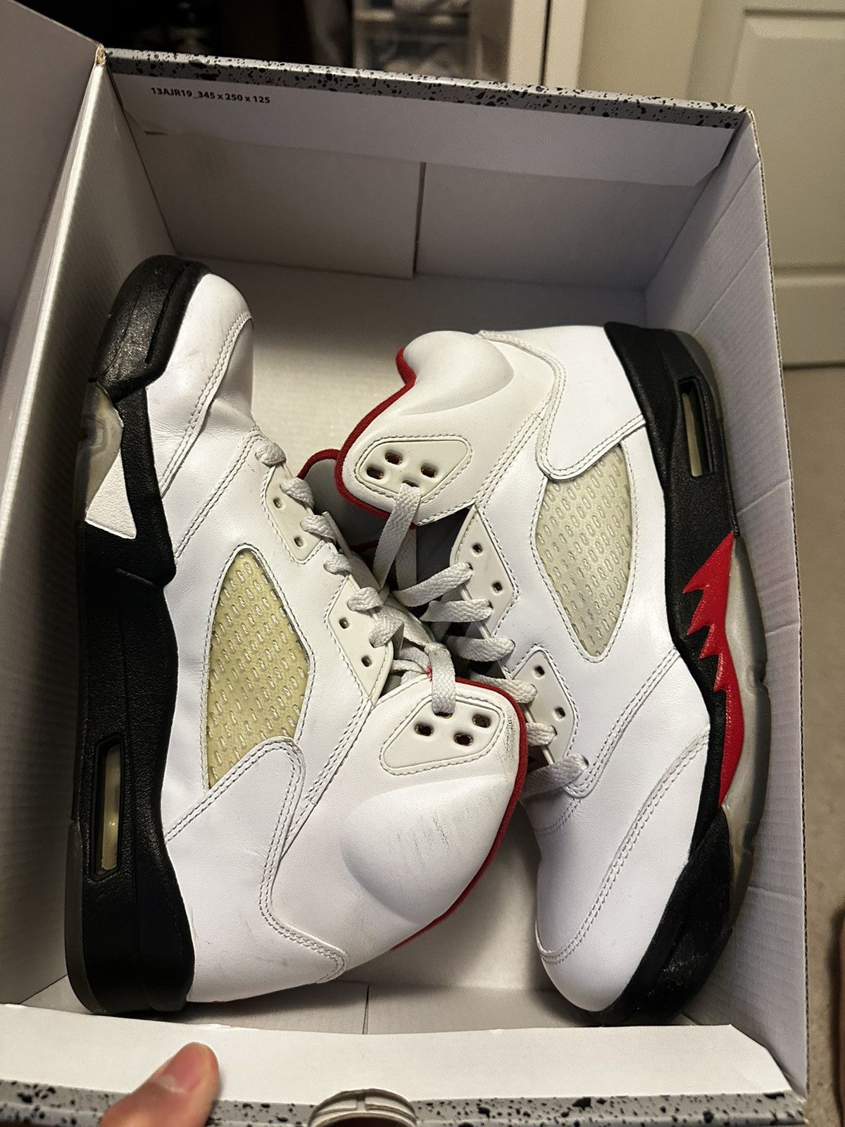 Jordan 5 Fire red
