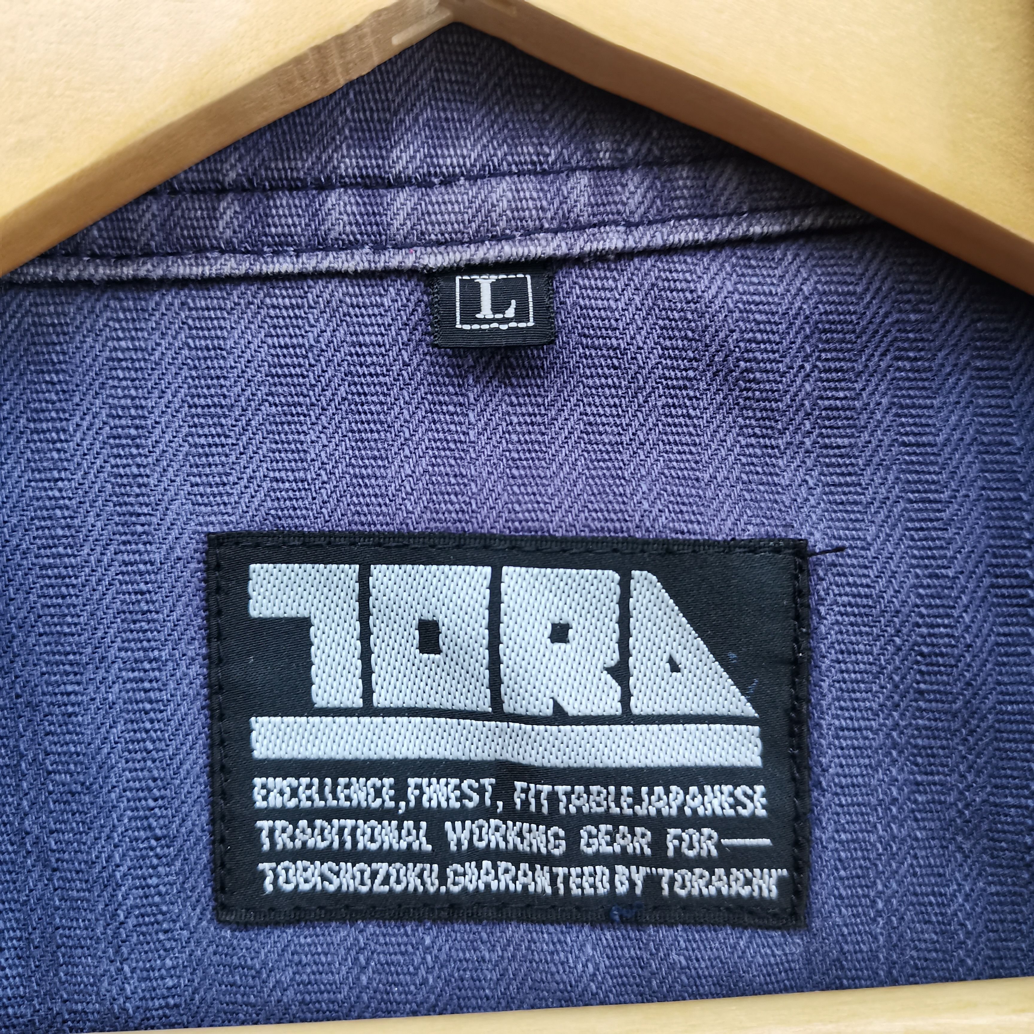Japanese Brand Vintage TORAICHI Distress Faded Trucker Jacket Size US L / EU 52-54 / 3 - 19 Thumbnail
