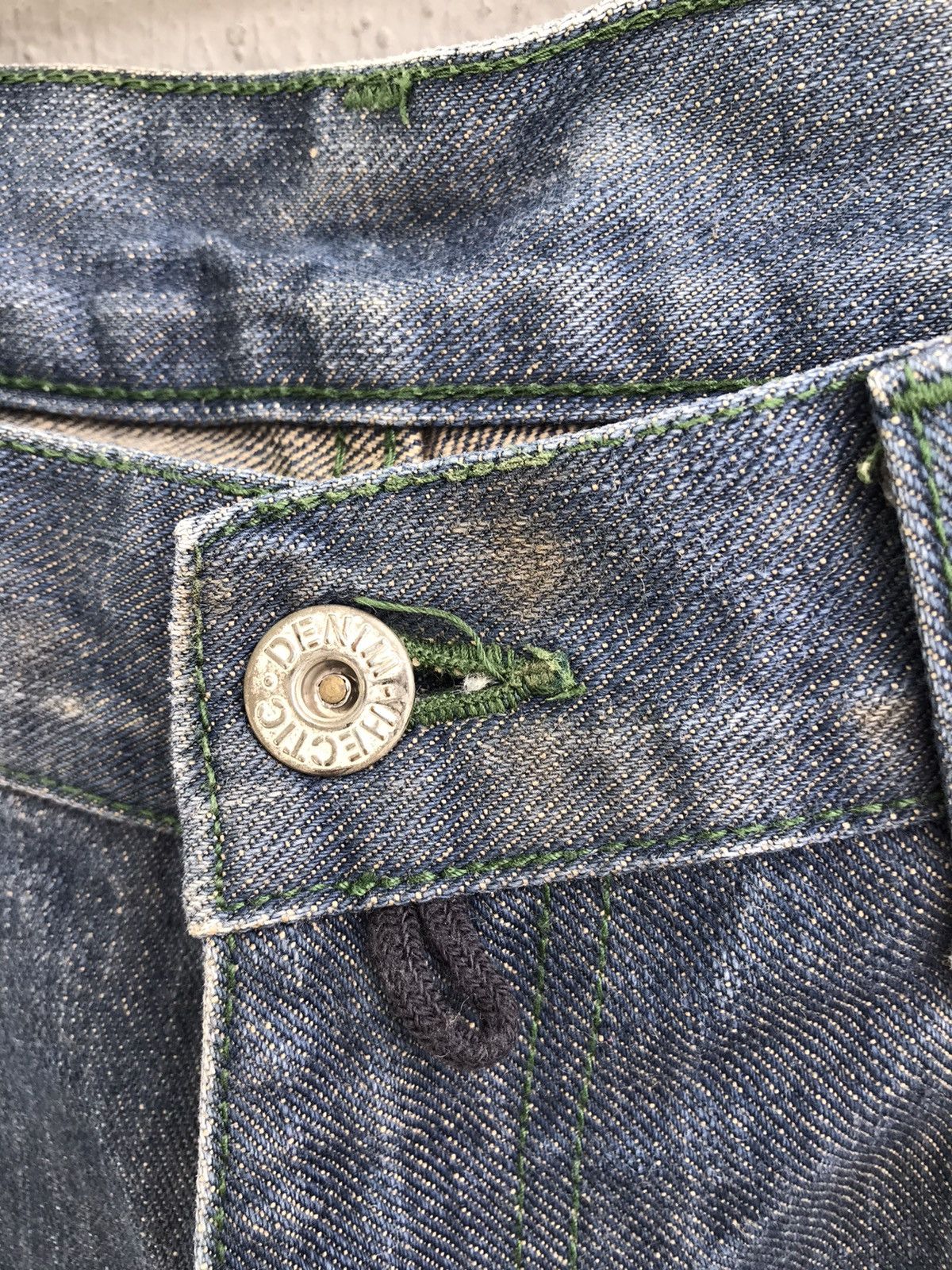 Japanese Brand Rare Mad Heltic Jun Takahashi Distressed Selvedge Jeans Size US 33 - 7 Thumbnail