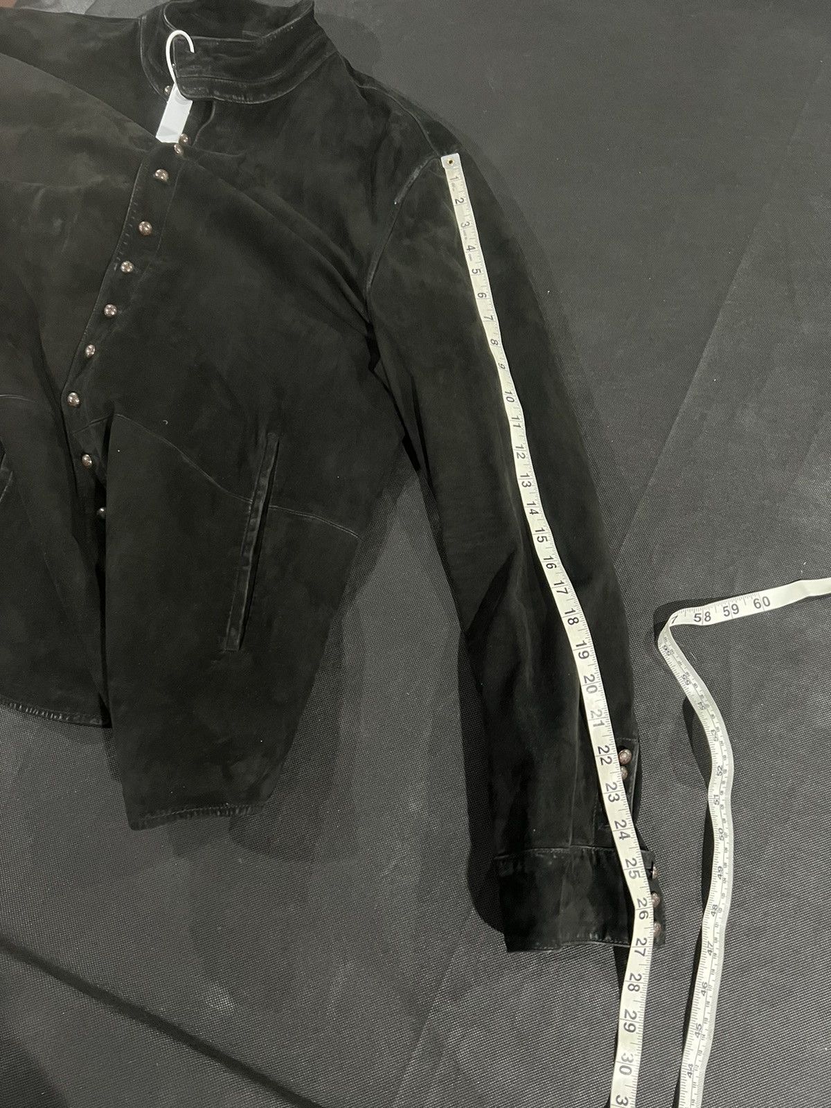 John Varvatos John varvatos multi pin suede jacket. 56/46/XL. $2250 Size US XL / EU 56 / 4 - 6 Thumbnail