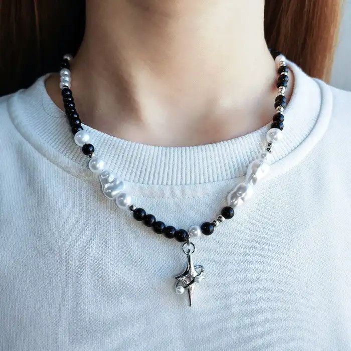 Jewelry Pearl Beads Chain with Spikes Short Choker Necklace Size ONE SIZE - 1 Thumbnail