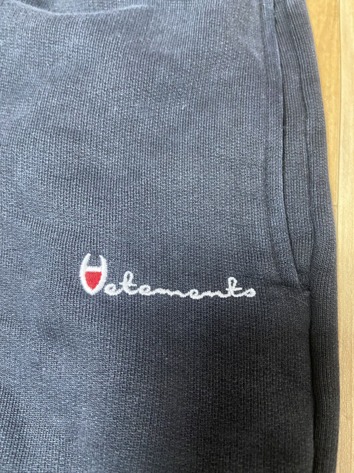Vetements M Vetements ss16 Champion parady script sweatpants Size US 29 - 3 Thumbnail