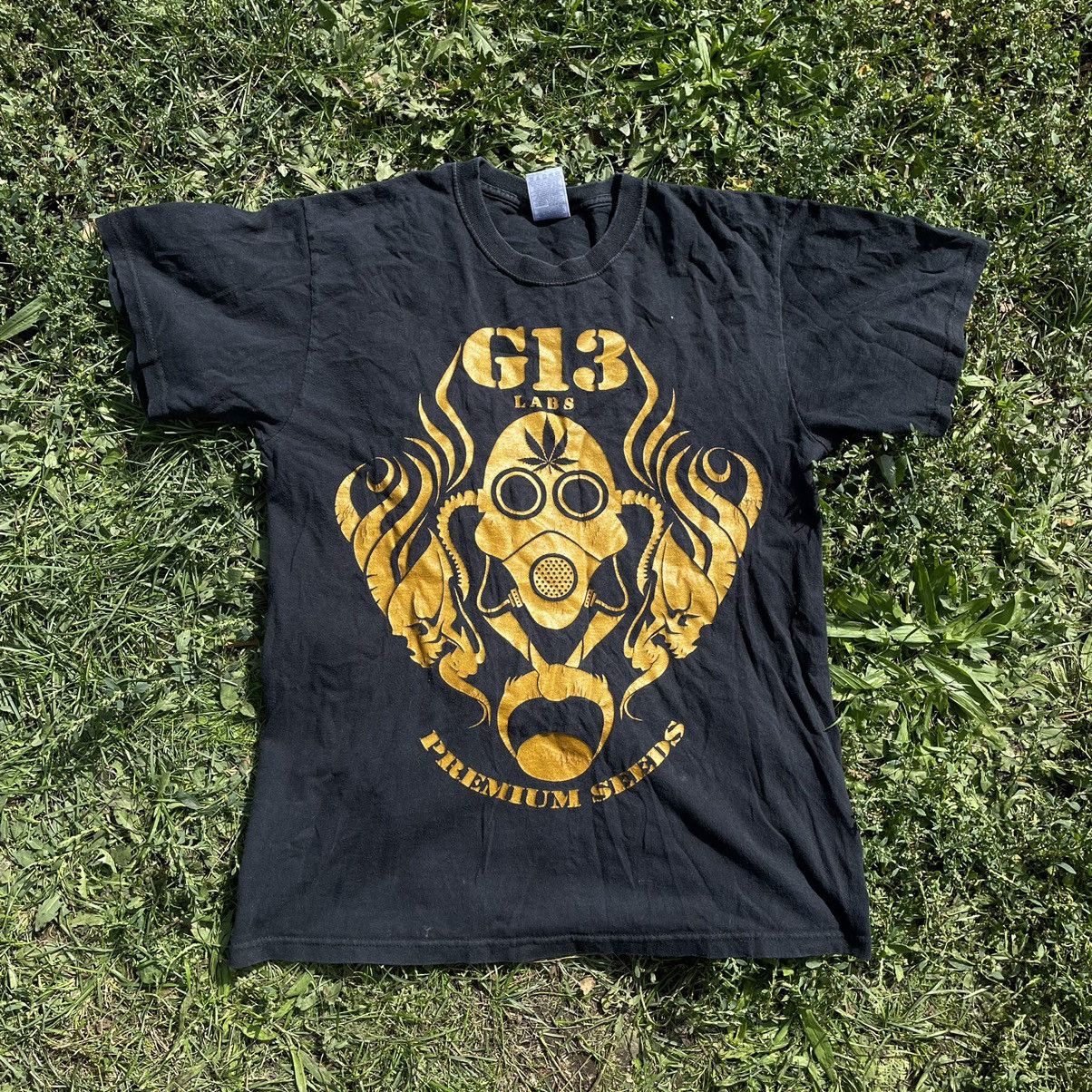 Vintage Vintage Y2K Graphic Tee Skull Devil Vamp Dark Streetwear L Size US L / EU 52-54 / 3 - 1 Thumbnail