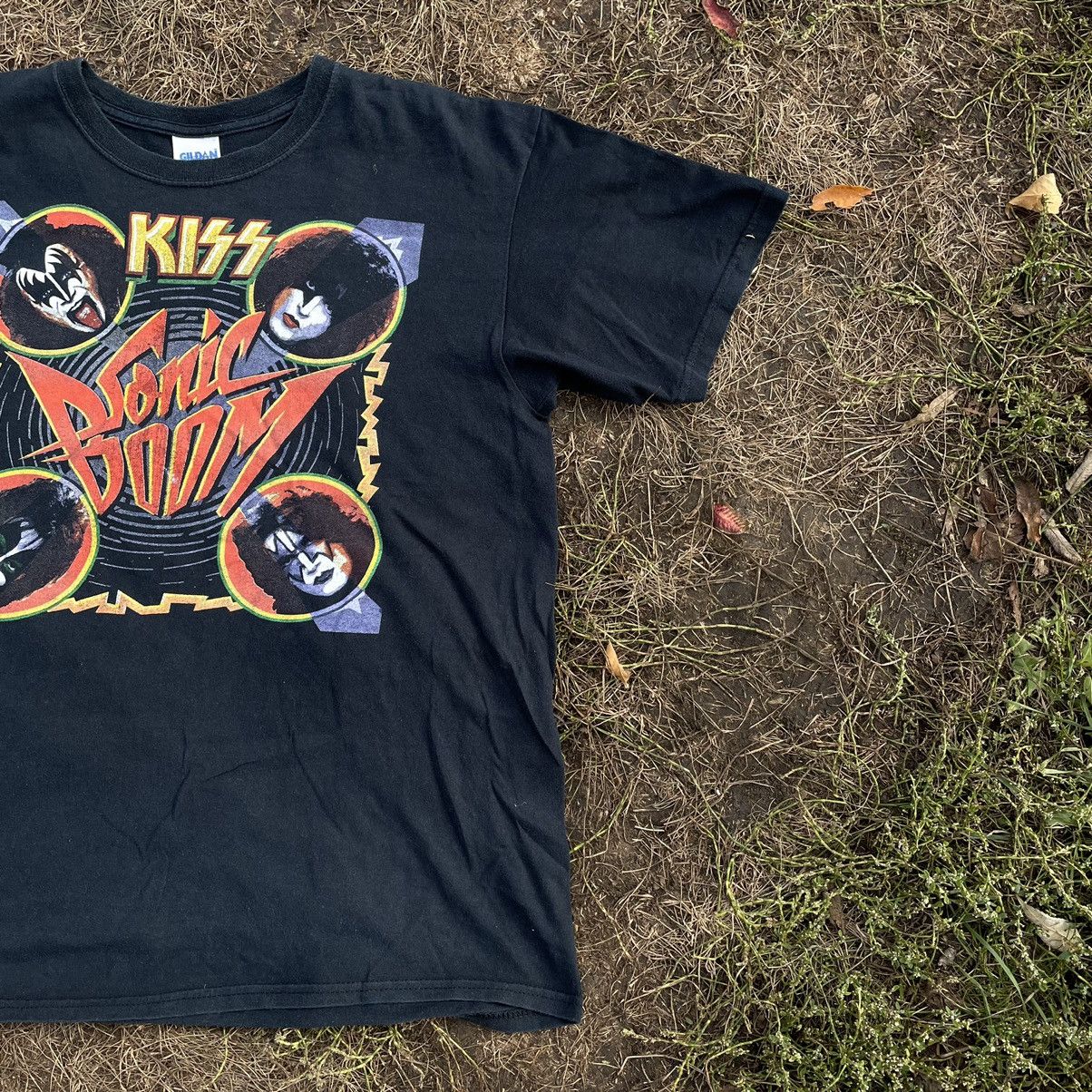 Vintage Vintage Y2K Kiss Band Graphic Tee Sun Faded Grunge Cropped L Size US L / EU 52-54 / 3 - 3 Thumbnail