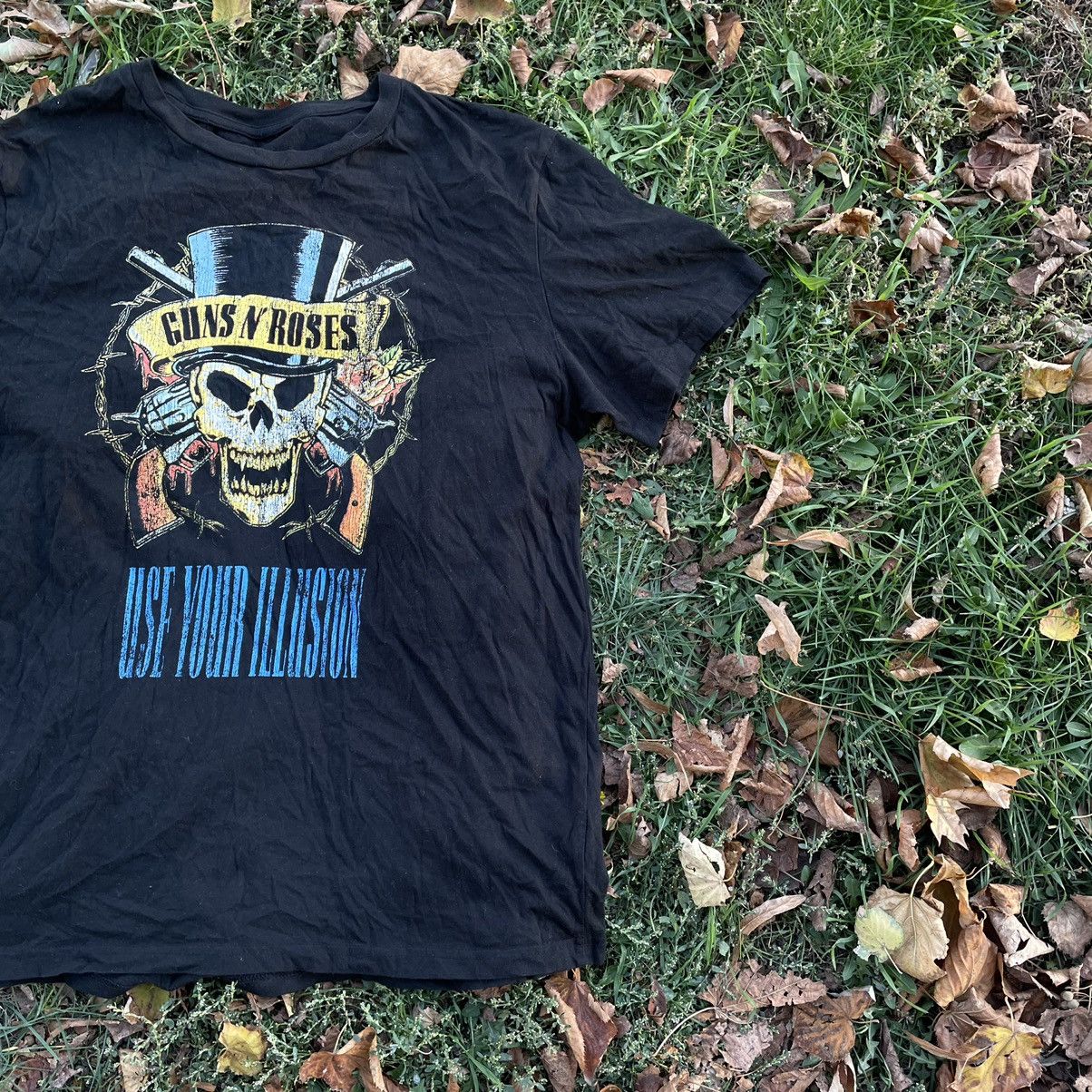 Vintage Vintage Y2K Guns N Roses Sun Faded Graphic Tee Grunge Boxy L Size US L / EU 52-54 / 3 - 3 Thumbnail