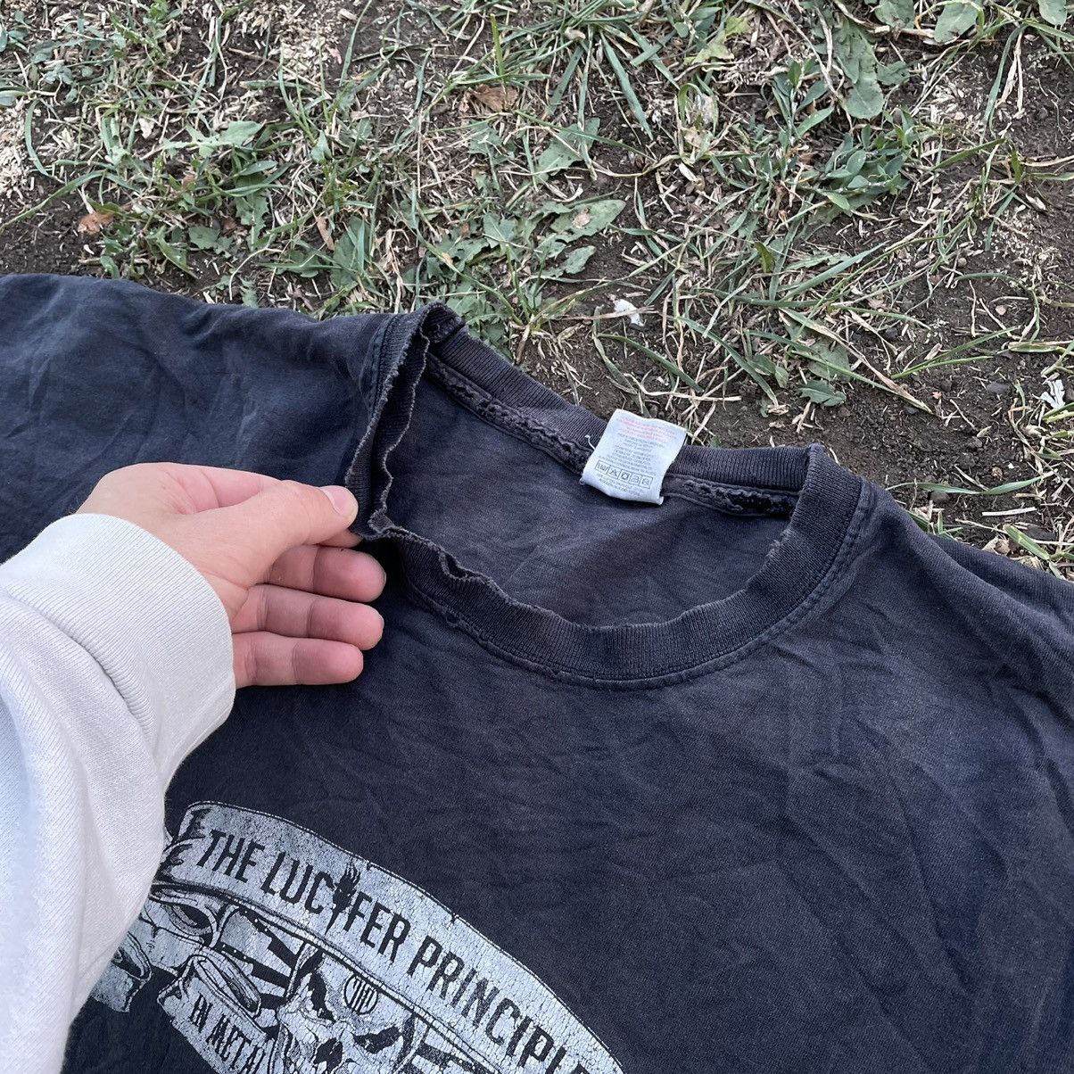 Vintage Vintage Y2K Sun Faded Graphic Tee Grunge Band Dark Relaxed L Size US L / EU 52-54 / 3 - 5 Thumbnail