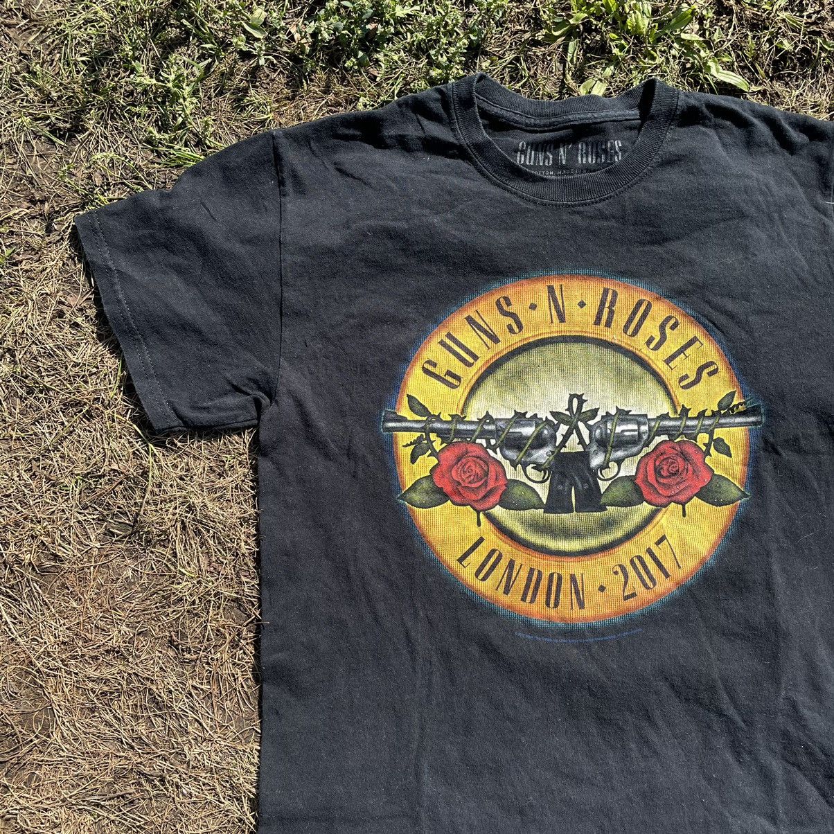 Vintage Vintage 90s Guns N Roses Tour Band Tee Sun Faded Relaxed XL Size US XL / EU 56 / 4 - 2 Thumbnail
