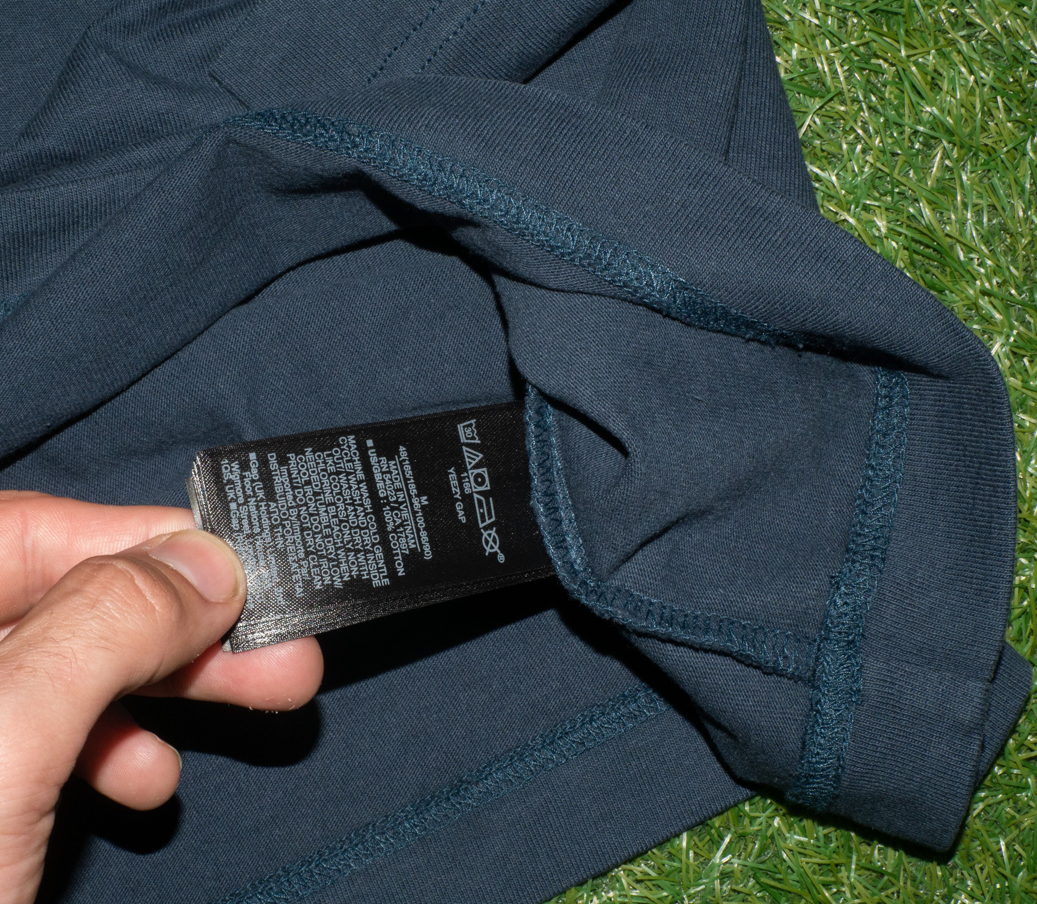 Gap Yeezy Gap Engineered by Balenciaga Dove Long Sleeve M Size US M / EU 48-50 / 2 - 6 Thumbnail