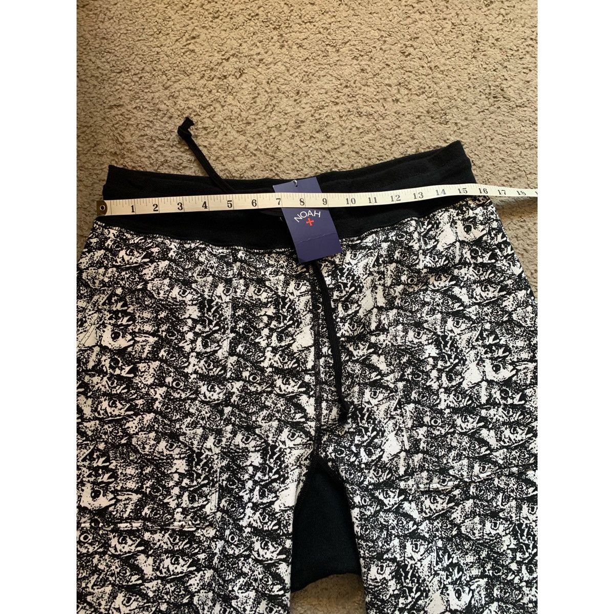 Noah NOAH ➕ LOGO ENJOY LIFE FISH PRINTS SHORTS Size US 32 / EU 48 - 13 Thumbnail