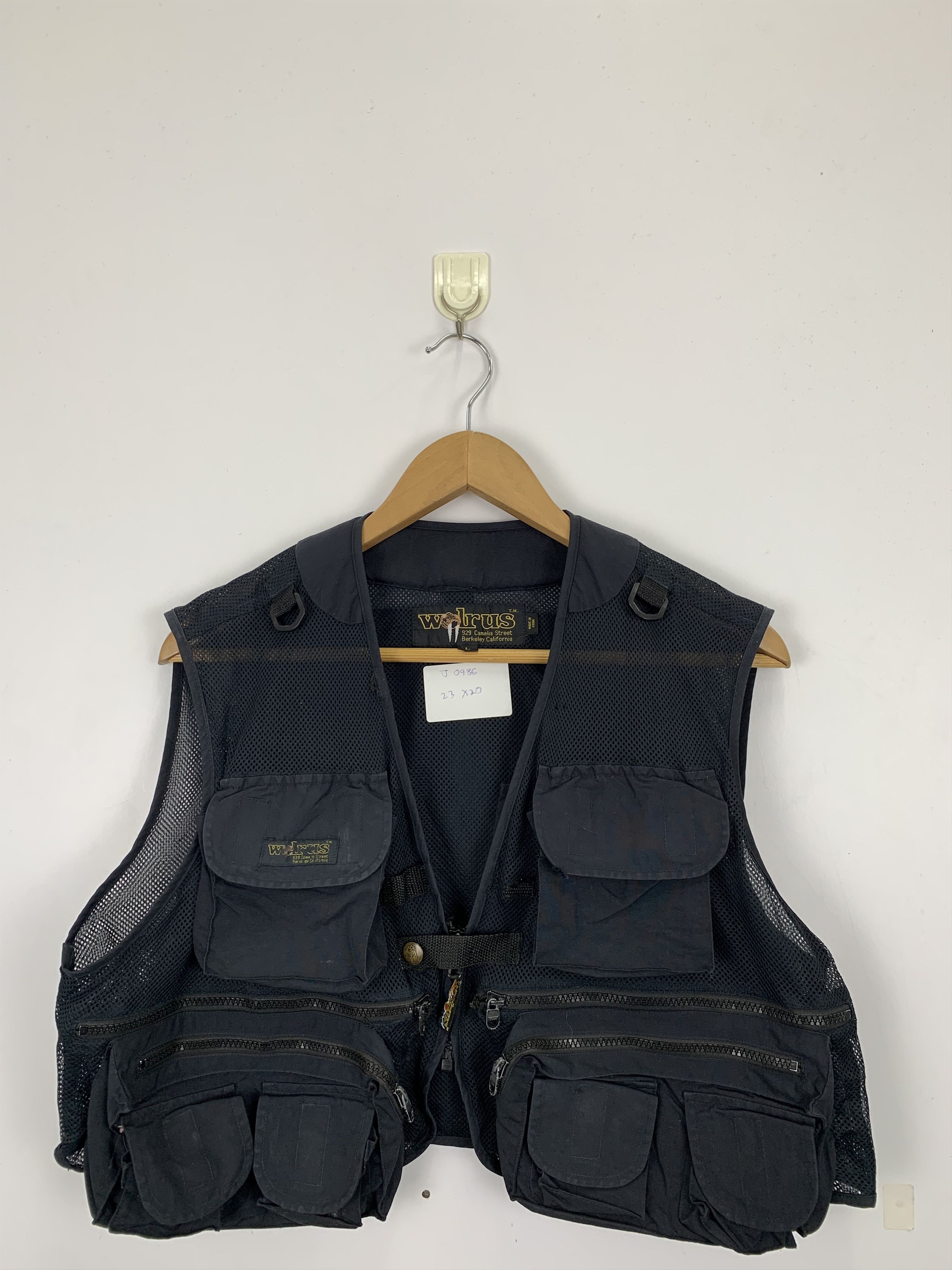 Japanese Brand Vintage Walrus Multi Pocket Tactical Vest J0986 Size US L / EU 52-54 / 3 - 1 Thumbnail