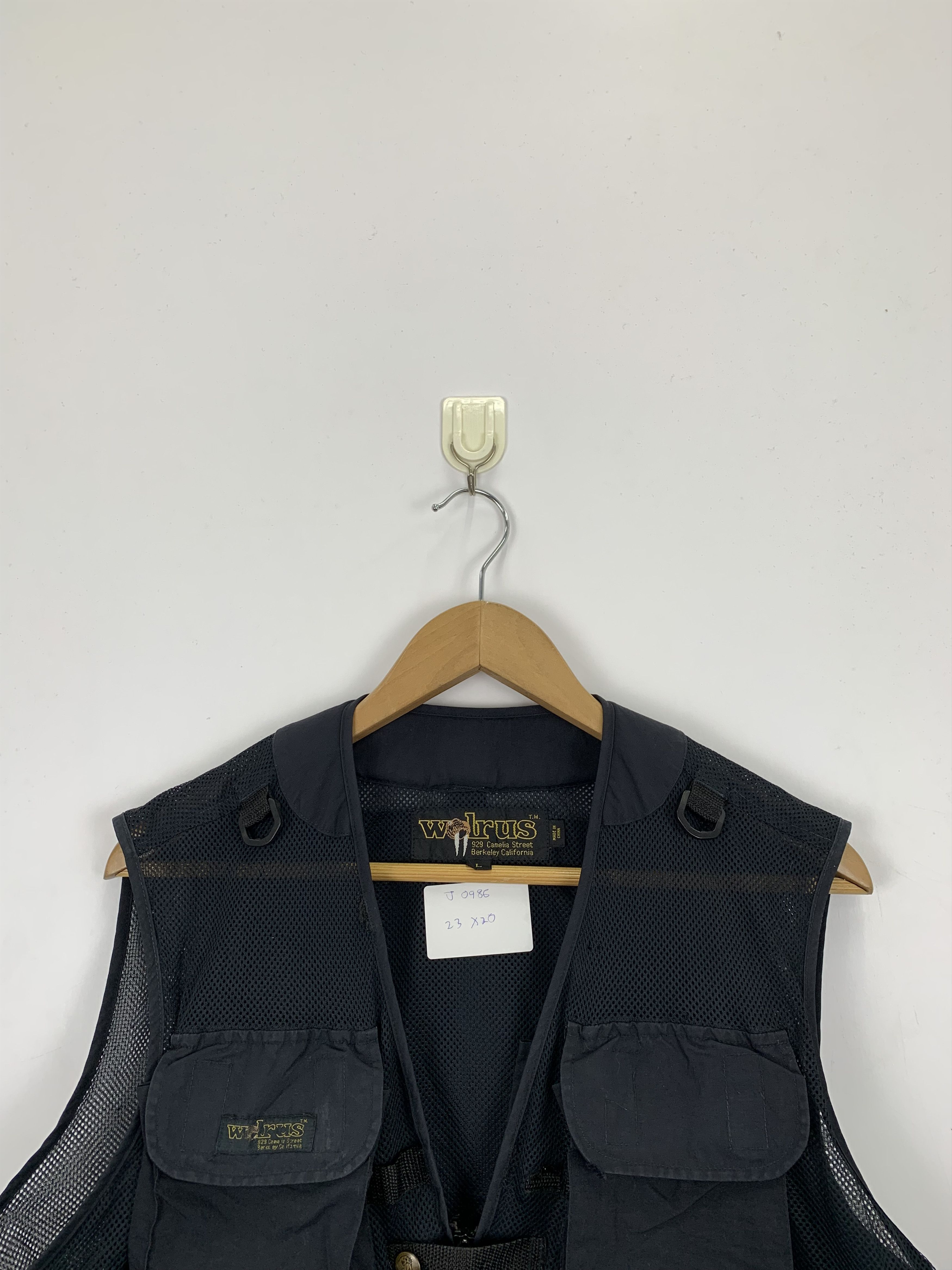 Japanese Brand Vintage Walrus Multi Pocket Tactical Vest J0986 Size US L / EU 52-54 / 3 - 2 Thumbnail