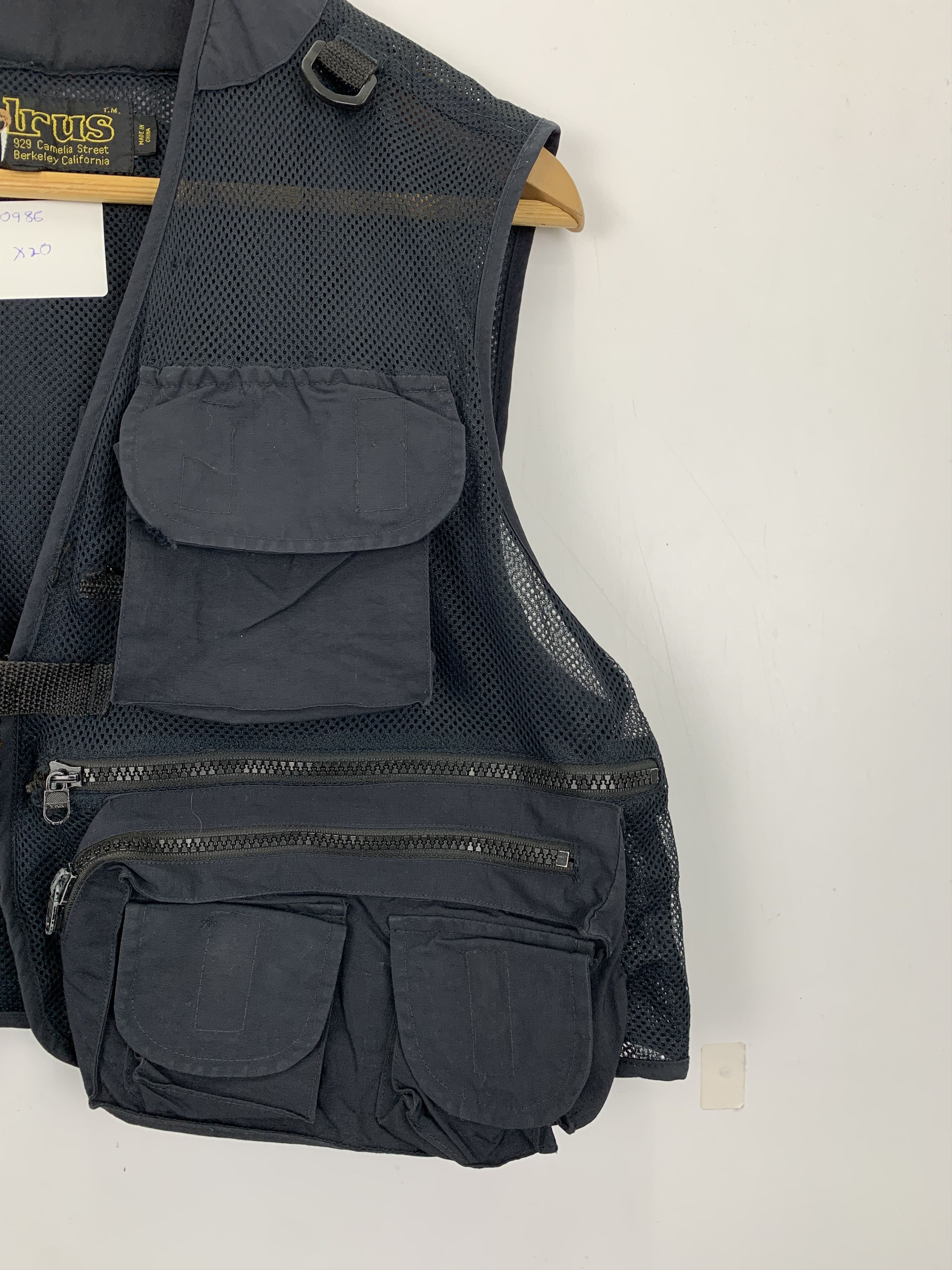 Japanese Brand Vintage Walrus Multi Pocket Tactical Vest J0986 Size US L / EU 52-54 / 3 - 5 Thumbnail