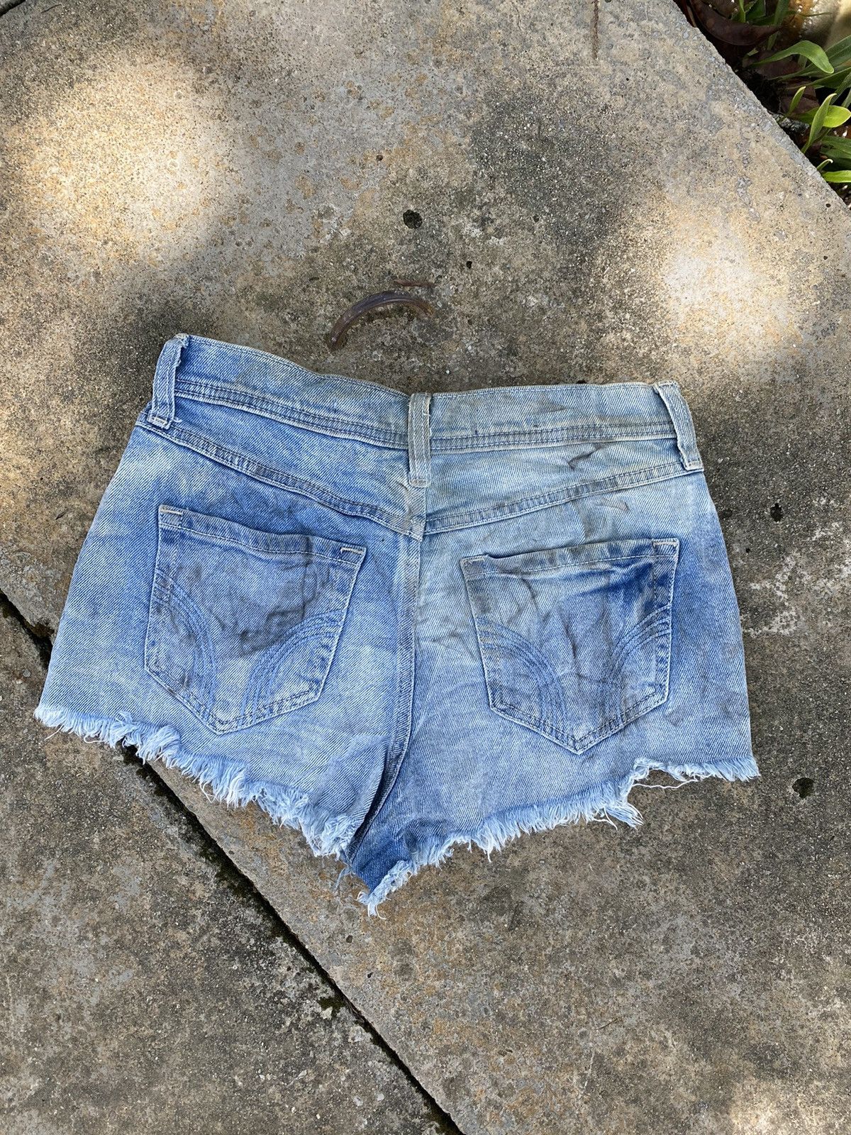 Hollister Distressed Hollister Denim Shorts Size 26" / US 2 / IT 38 - 3 Thumbnail
