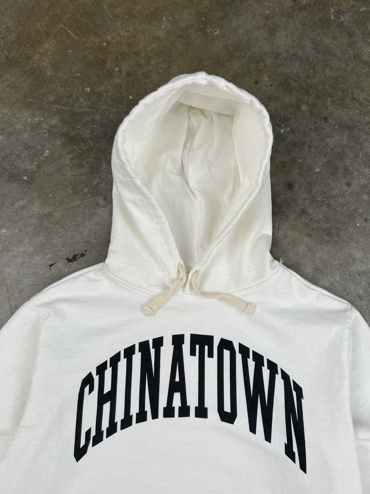 Market Chinatown Market White OG Arc Logo Hoodie Medium 🥣❄️🧊 Bear Size US M / EU 48-50 / 2 - 2 Thumbnail