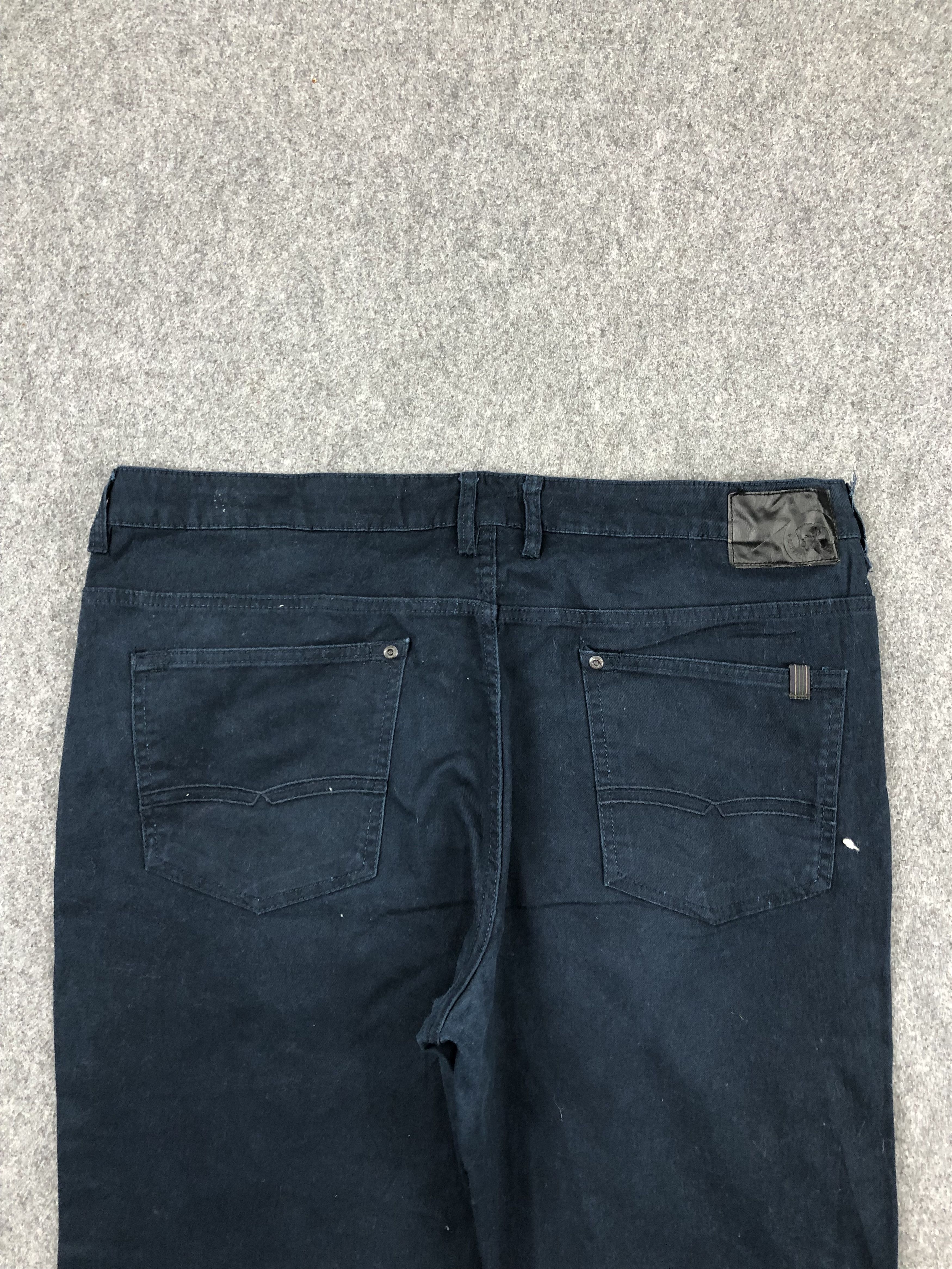 Buffalo David Bitton × Vintage Vintage Buffalo David Bitton Sam-X Basic Slim Fit Jeans Size US 40 / EU 56 - 4 Thumbnail