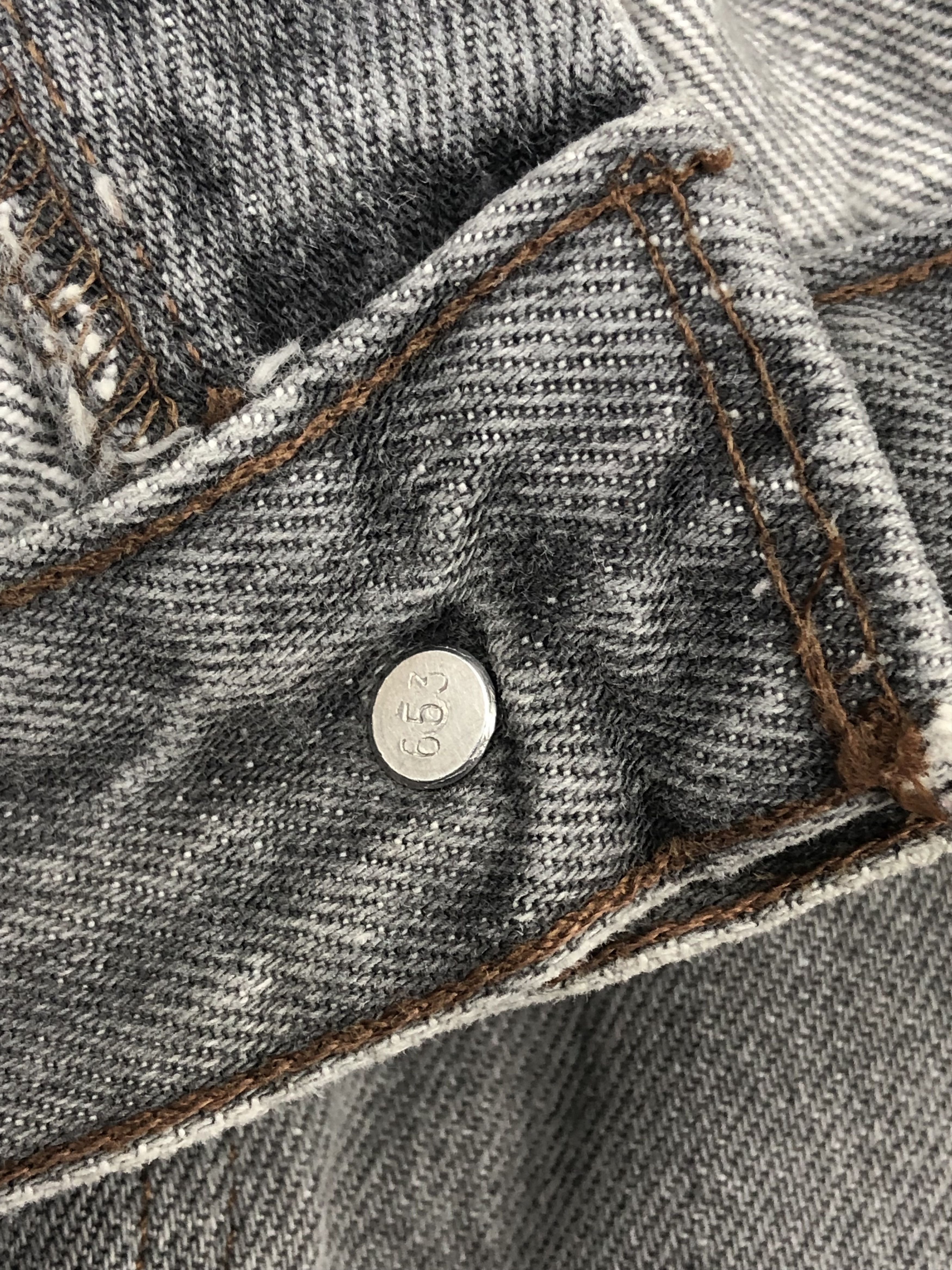 Levi's × Vintage Vintage 90s Distressed Levis 501 Faded Black Jeans Size US 34 / EU 50 - 13 Thumbnail