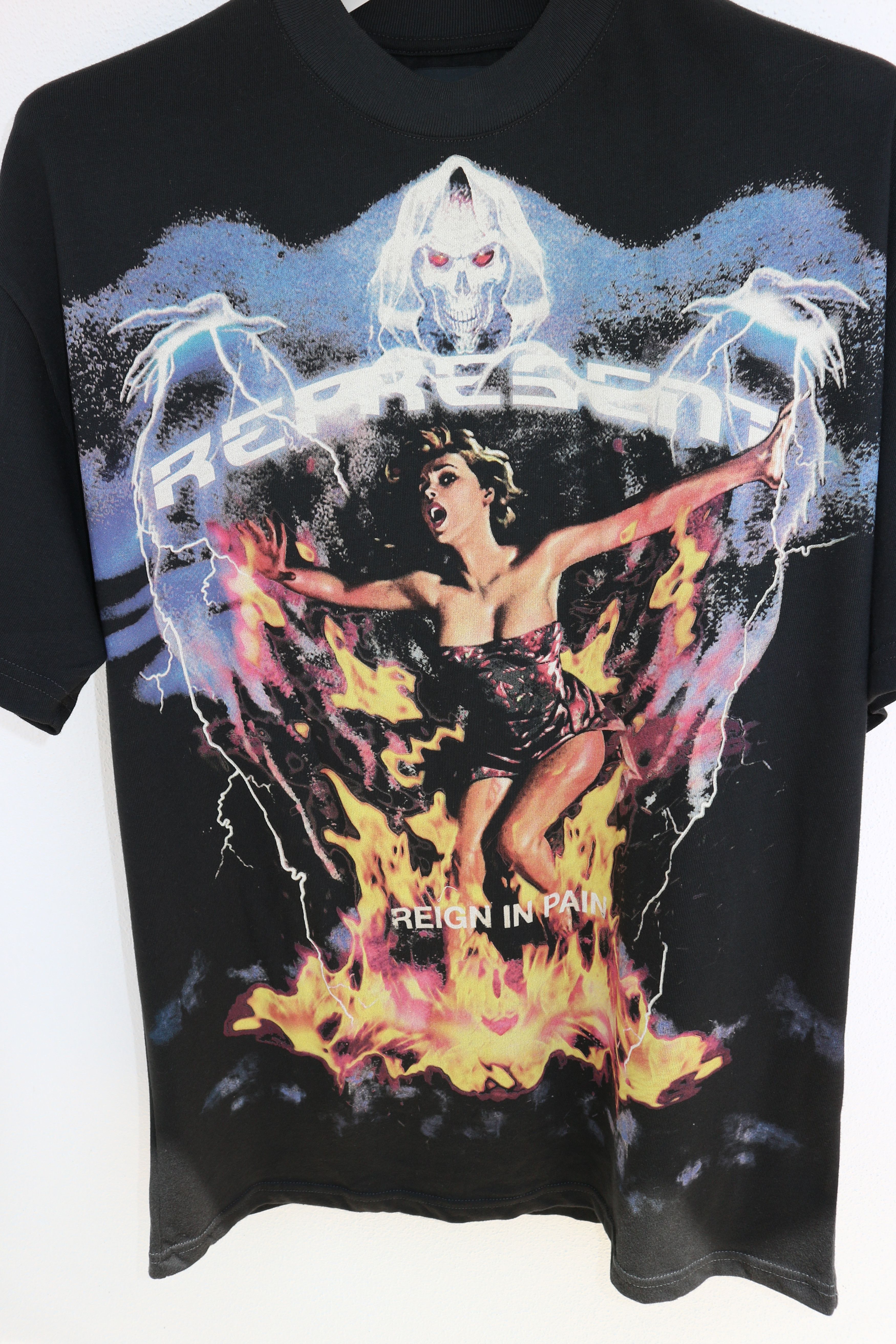 Represent Clo. Brand new Vintage 'Reign in pain' t-shirt Size US S / EU 44-46 / 1 - 1 Thumbnail