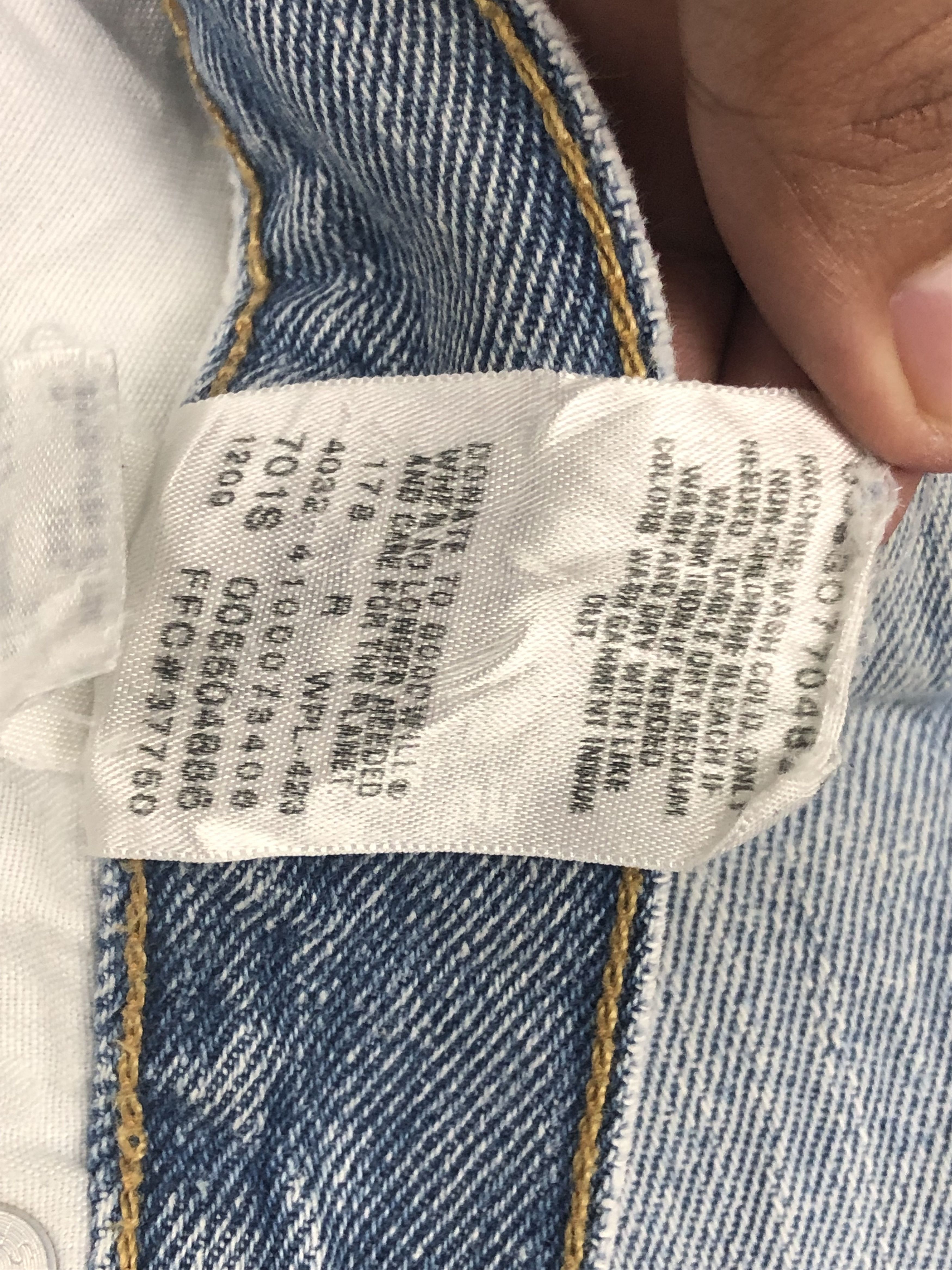 Levi's Vintage Levis 550 Faded Blue Jeans DP1547 Size US 37 - 9 Thumbnail