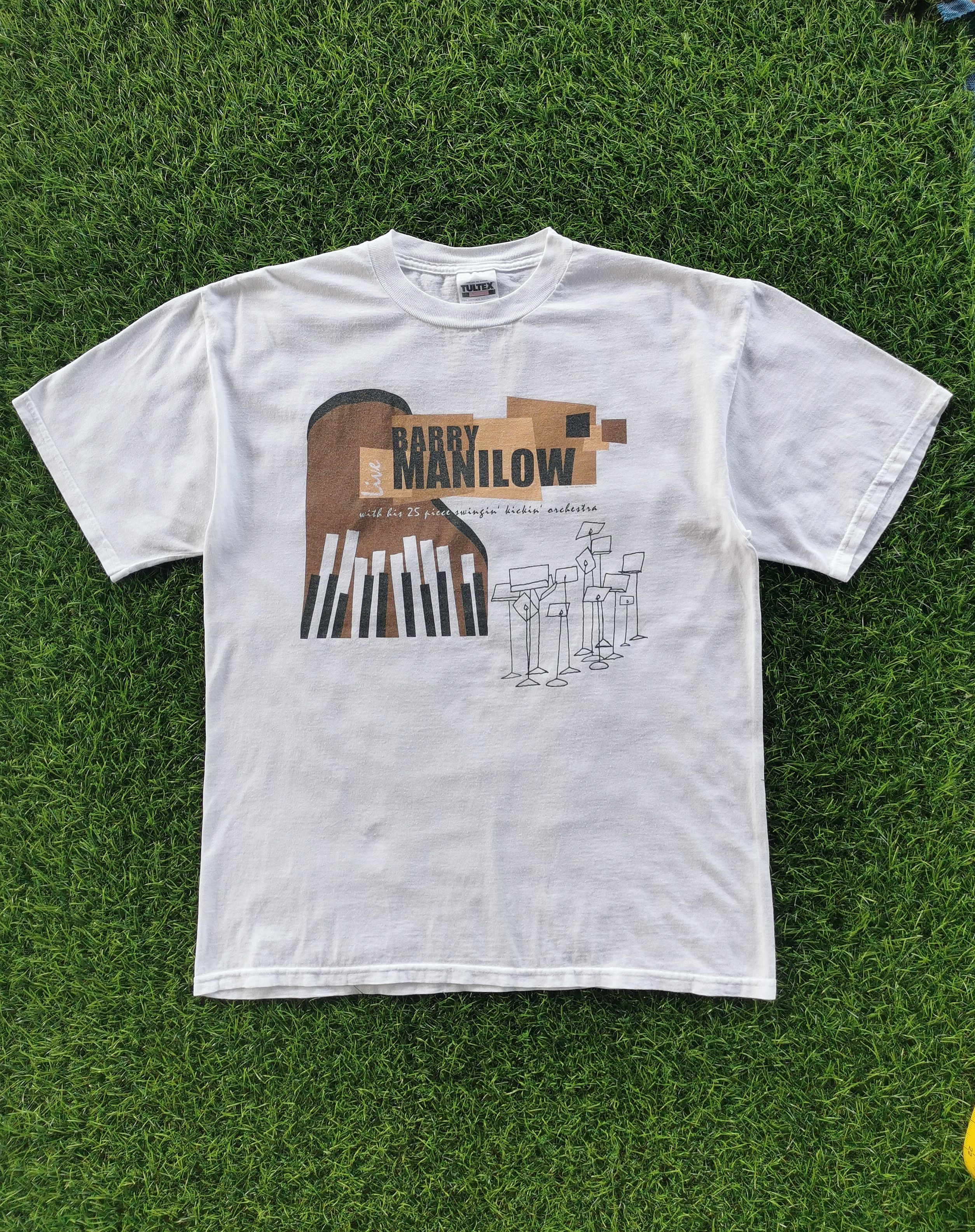 Band Tees 1999 Barry Manilow American Singer Artist Vintage Tshirt Size US L / EU 52-54 / 3 - 5 Thumbnail