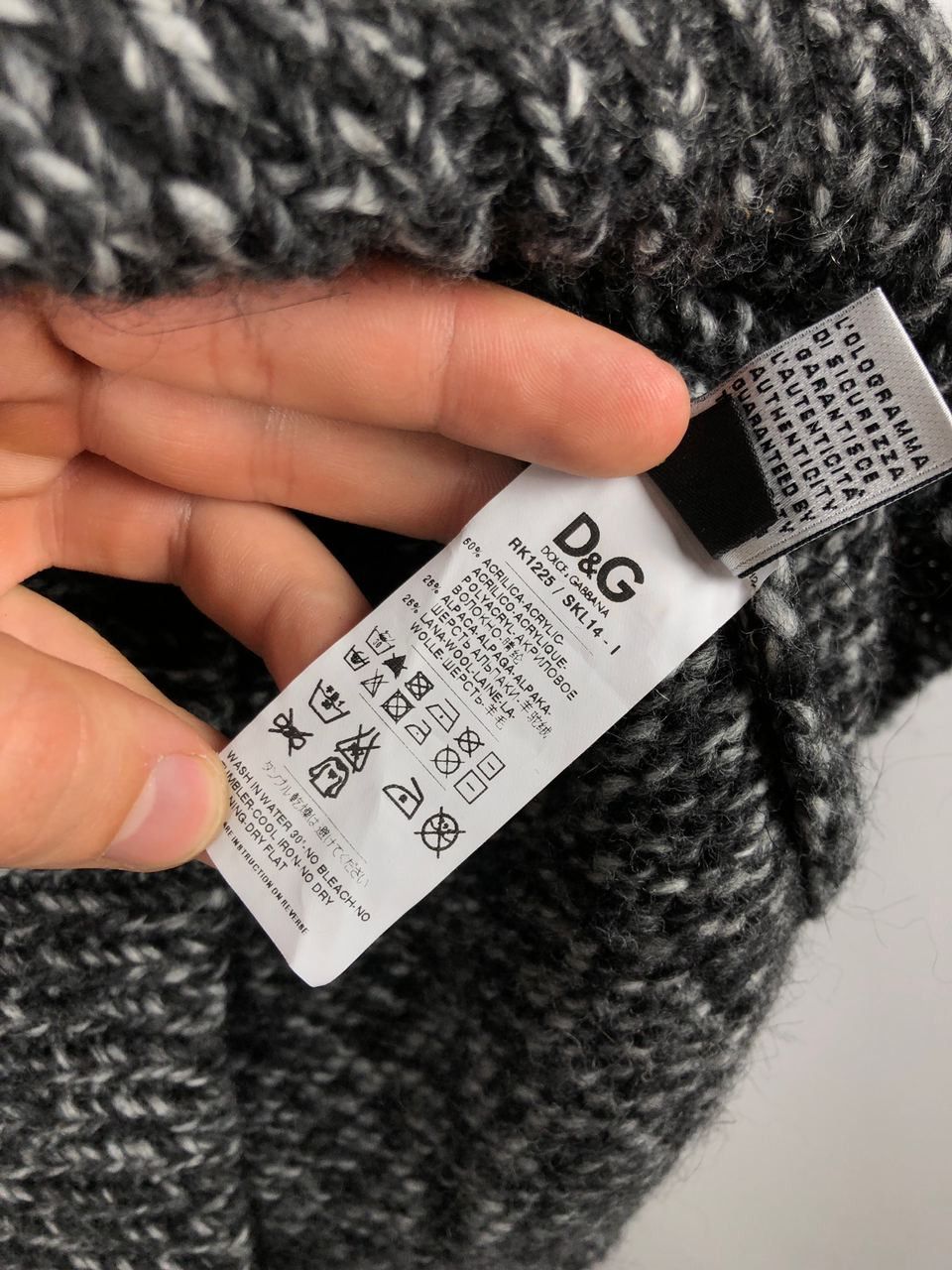 Dolce & Gabbana Dolce & Gabbana sweaters v-neck gray size L Size US L / EU 52-54 / 3 - 5 Thumbnail