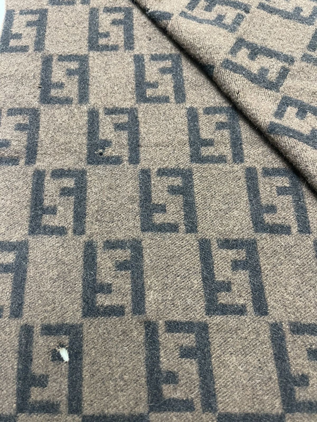 Fendi Fendi Foulard Monogram Wool Scarf Size ONE SIZE - 11 Thumbnail