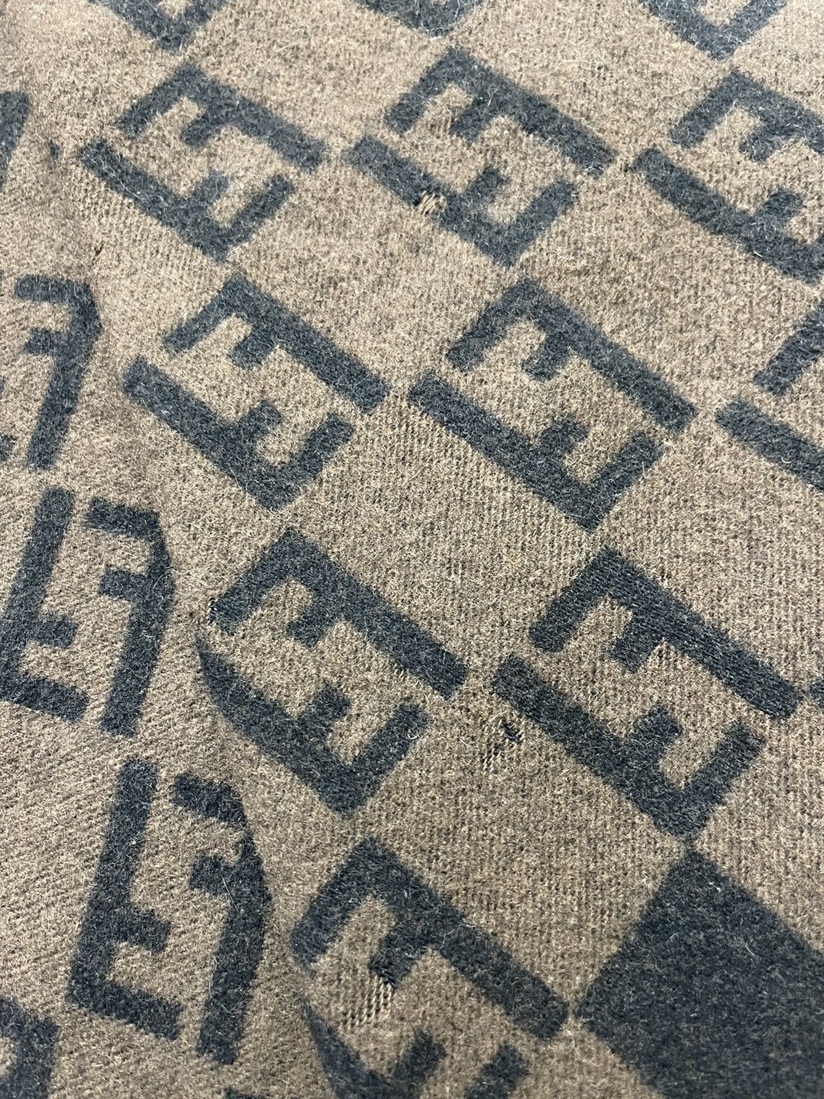 Fendi Fendi Foulard Monogram Wool Scarf Size ONE SIZE - 12 Thumbnail