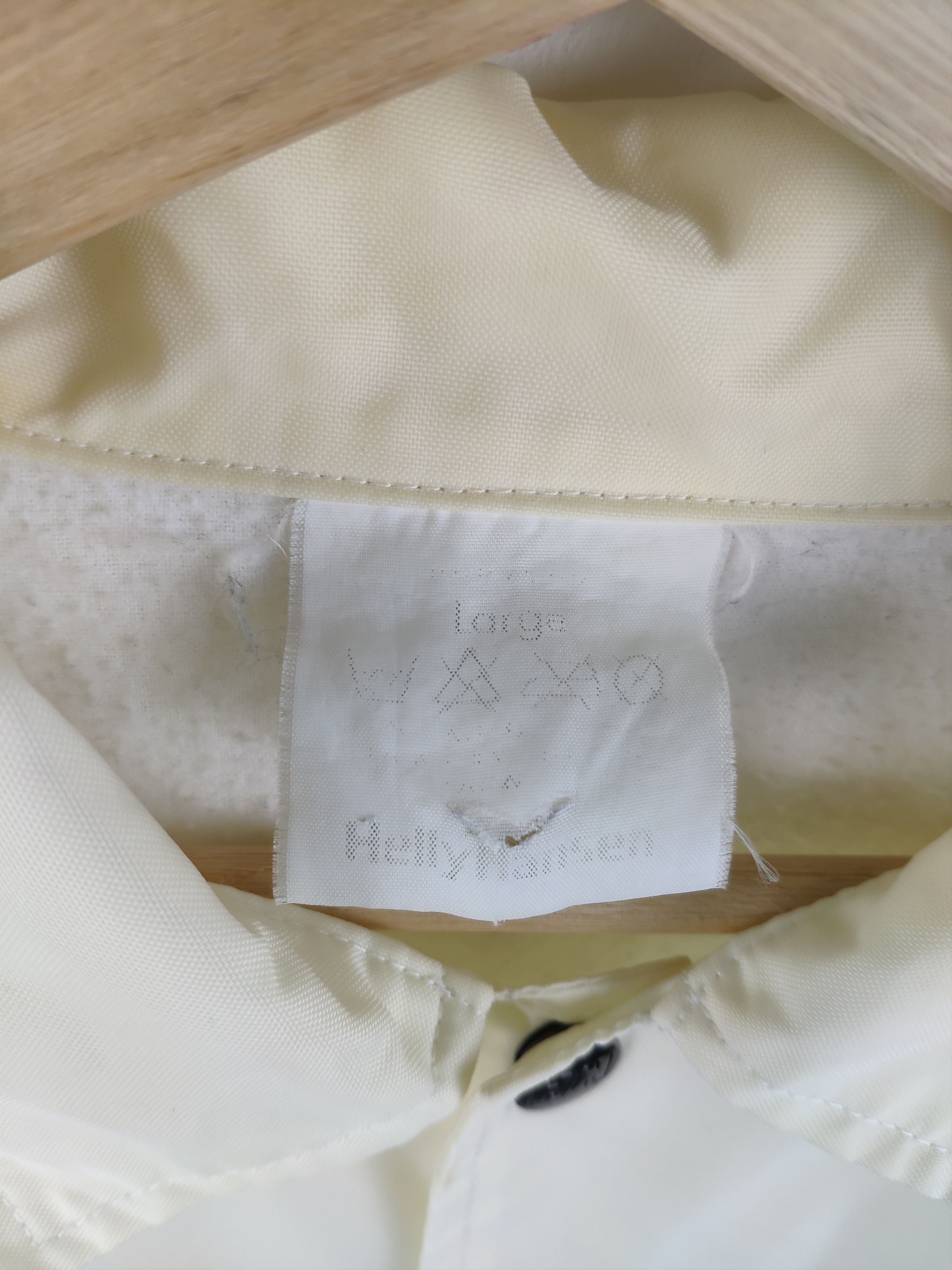 Helly Hansen × Vintage Steal 💥 Vintage Helly Hansen Jacket Spell Out Distressed Size US L / EU 52-54 / 3 - 15 Thumbnail